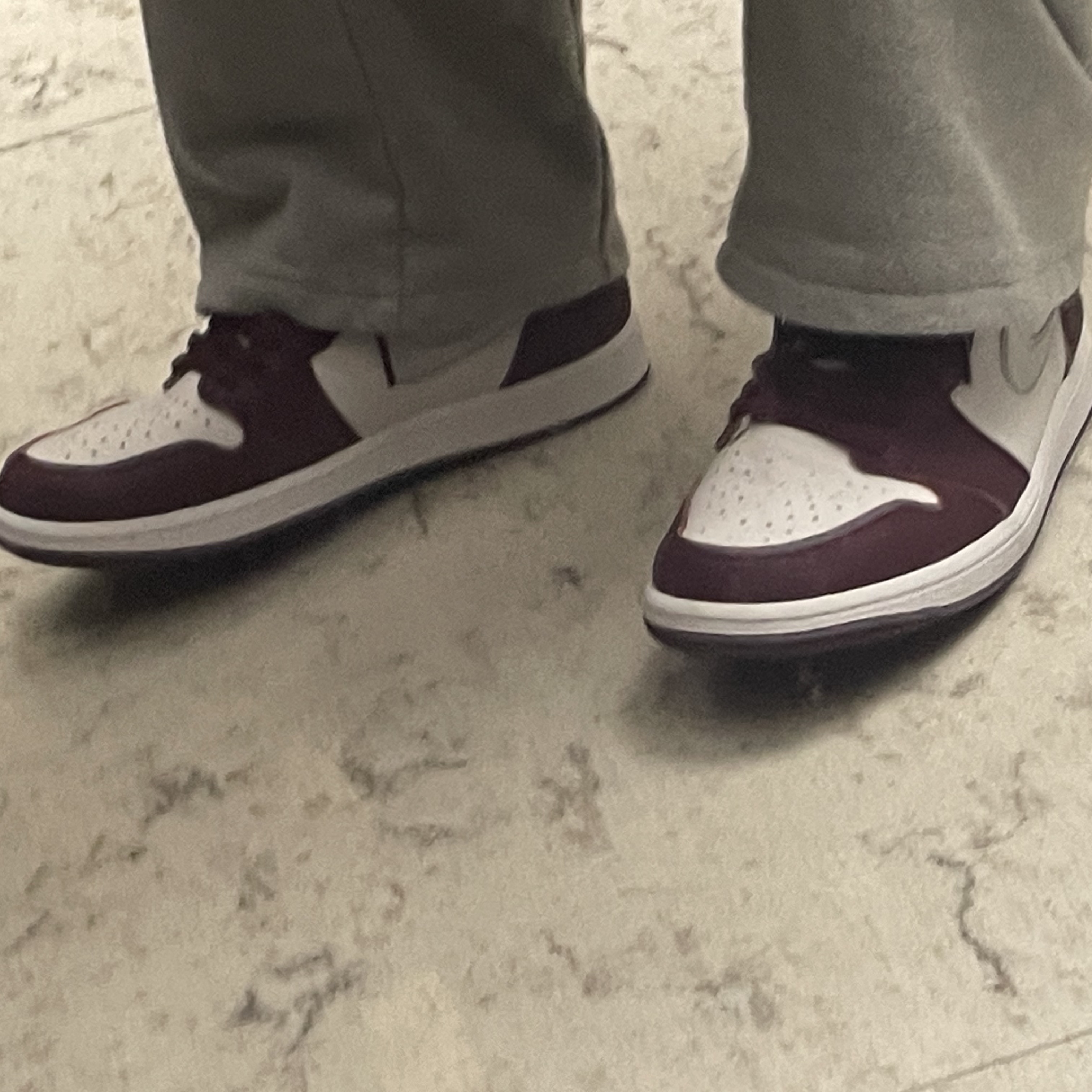 Jordan 1 Retro High OG Bordeaux 착용 스타일