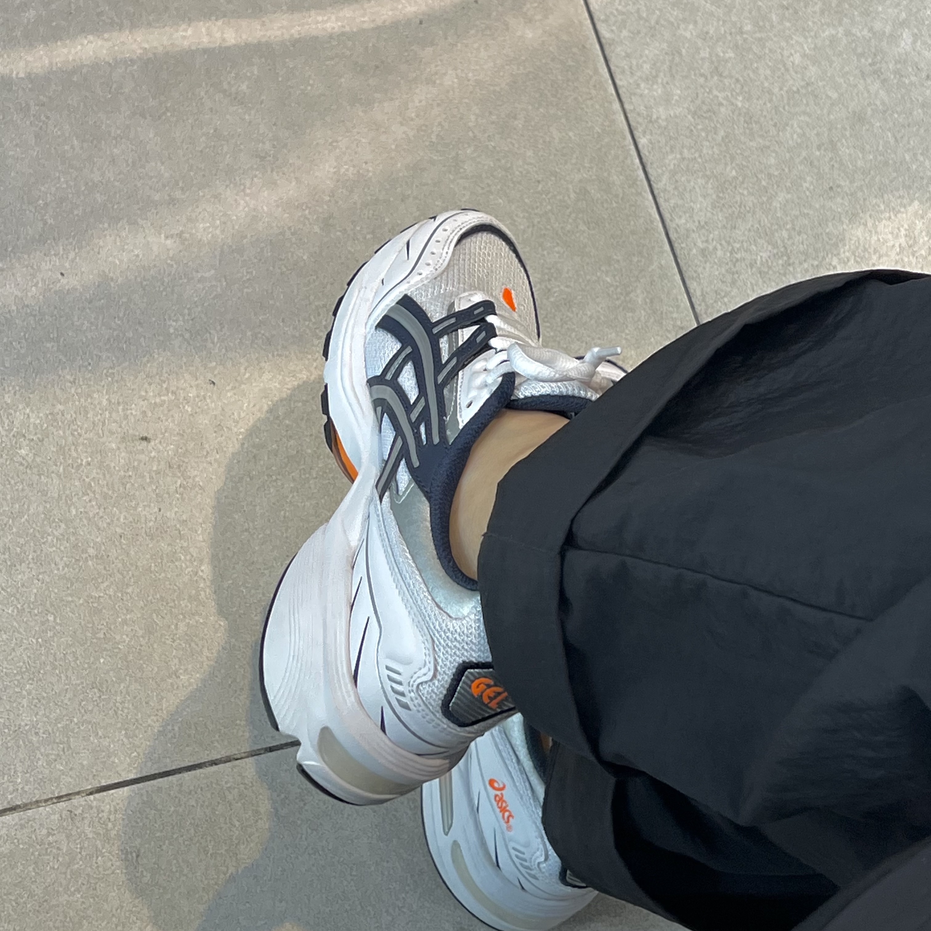 (W) Asics Gel-1090 White Midnight 착용 스타일