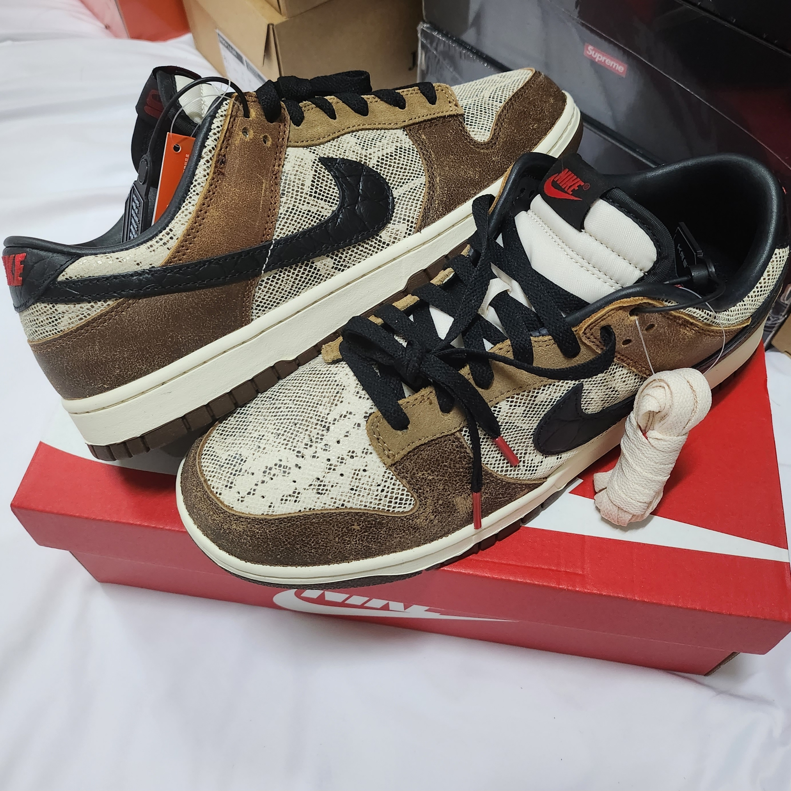 Nike Dunk Low PRM Head to Head 착용 스타일 - 1