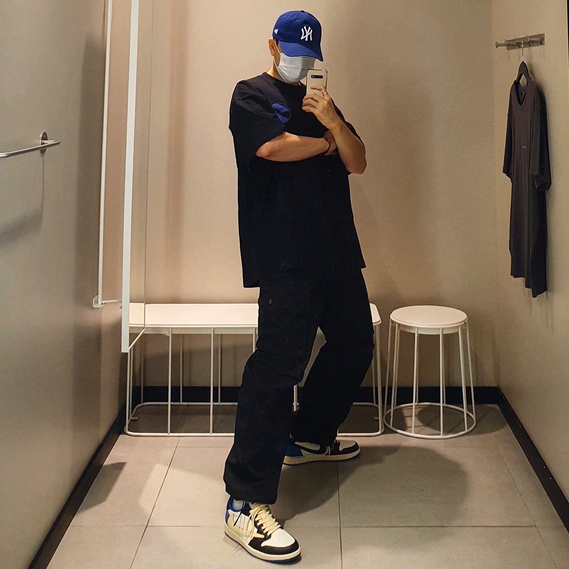 Jordan 1 x Travis Scott x Fragment Retro Low OG SP Military Blue 착용 스타일