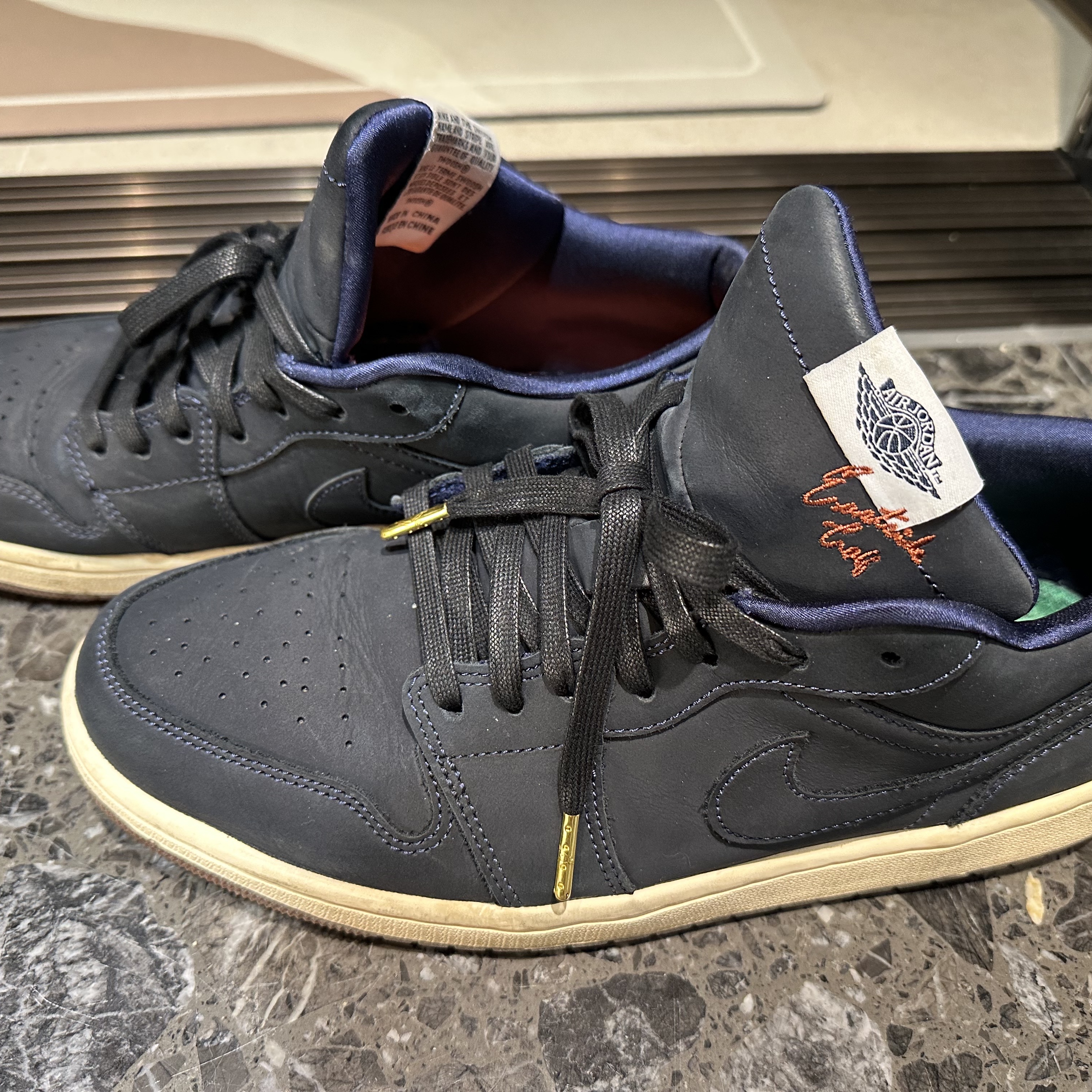 Jordan 1 x Eastside Golf Low Midnight Navy 착용 스타일