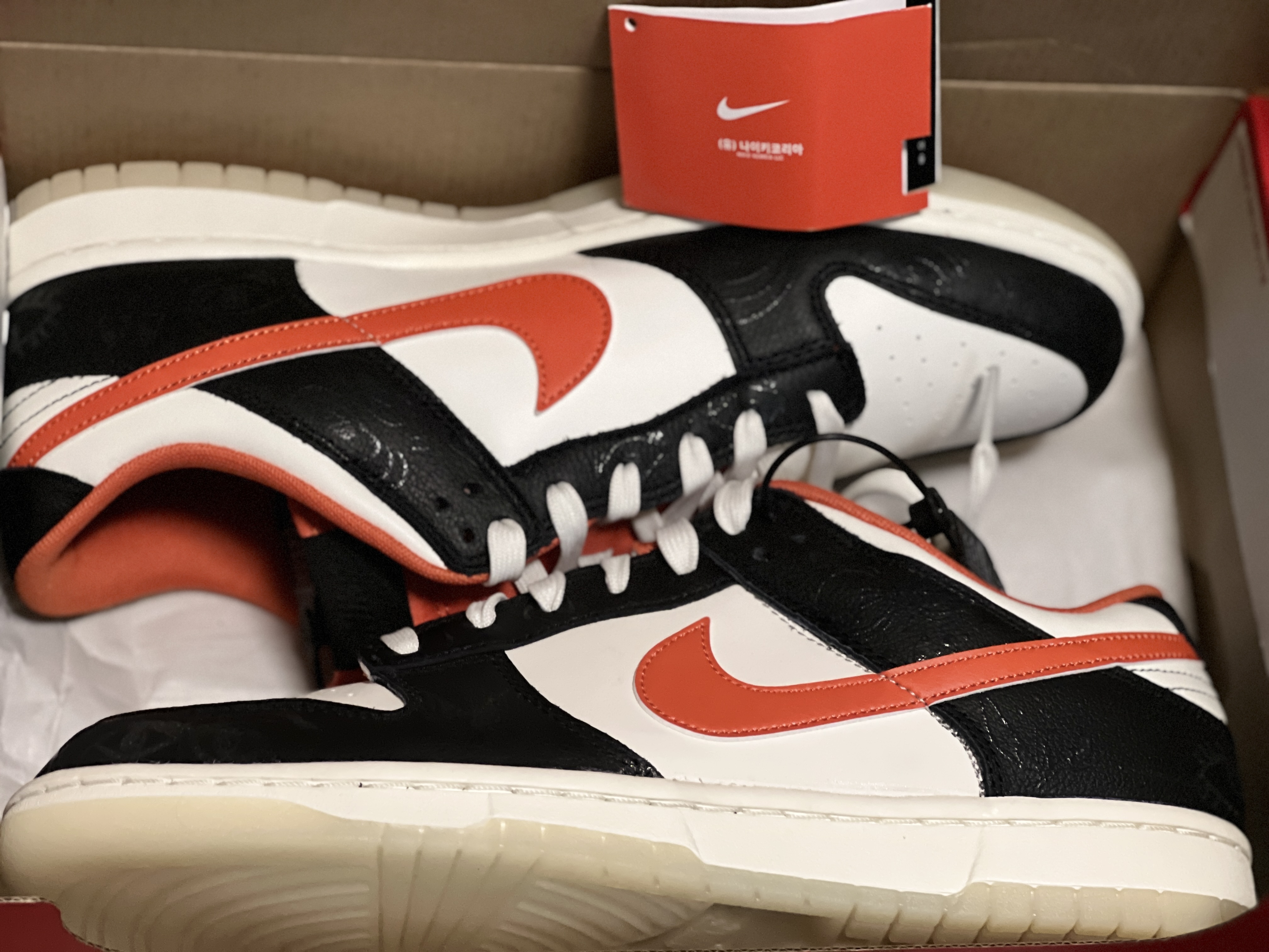 Nike Dunk Low Retro PRM Halloween 착용 스타일