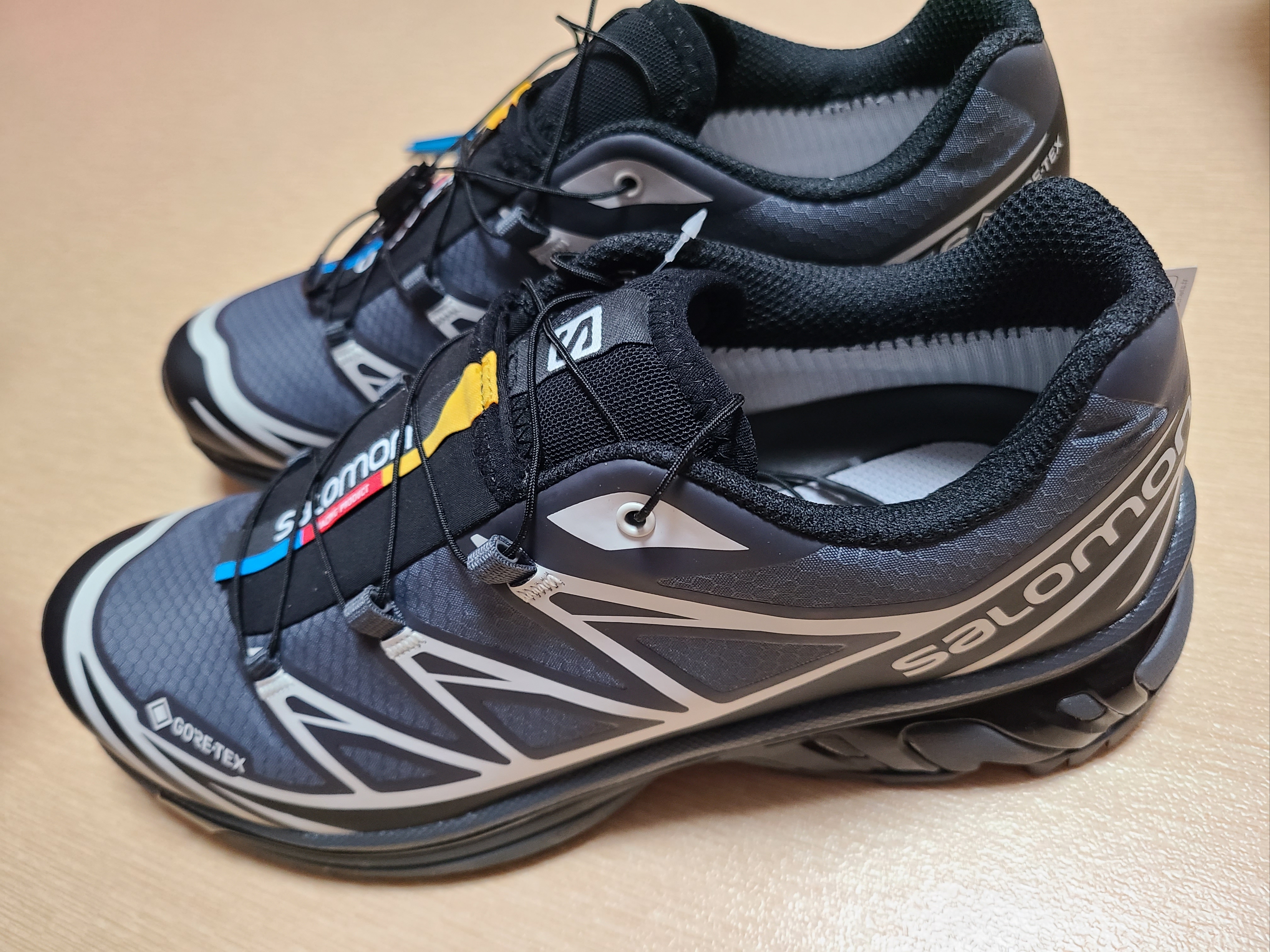Salomon XT-6 Gore-Tex Black Ebony 착용 스타일