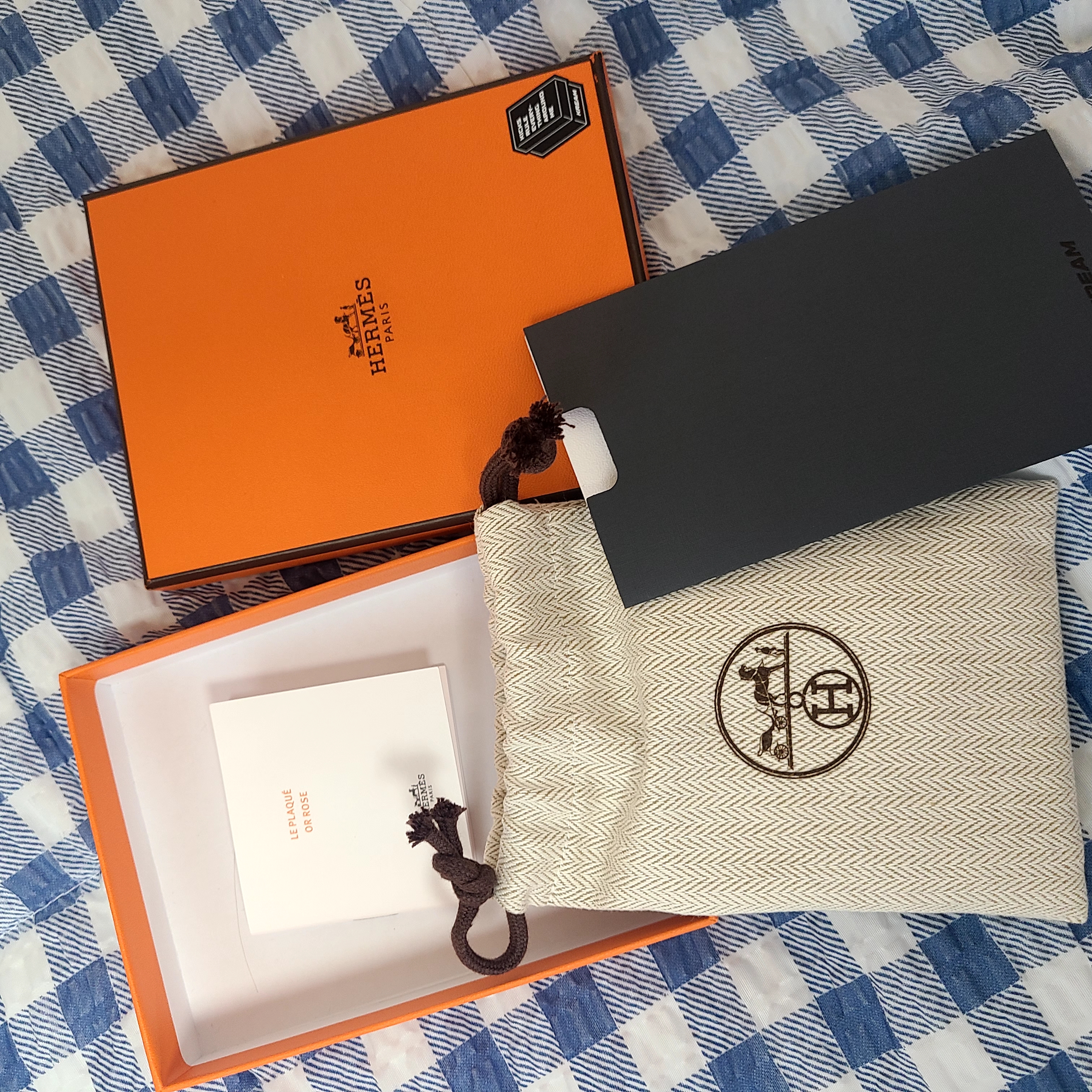 (W) Hermes Mini Pop H Pendant Rose Gold & Rose Dragee 착용 스타일 - 1