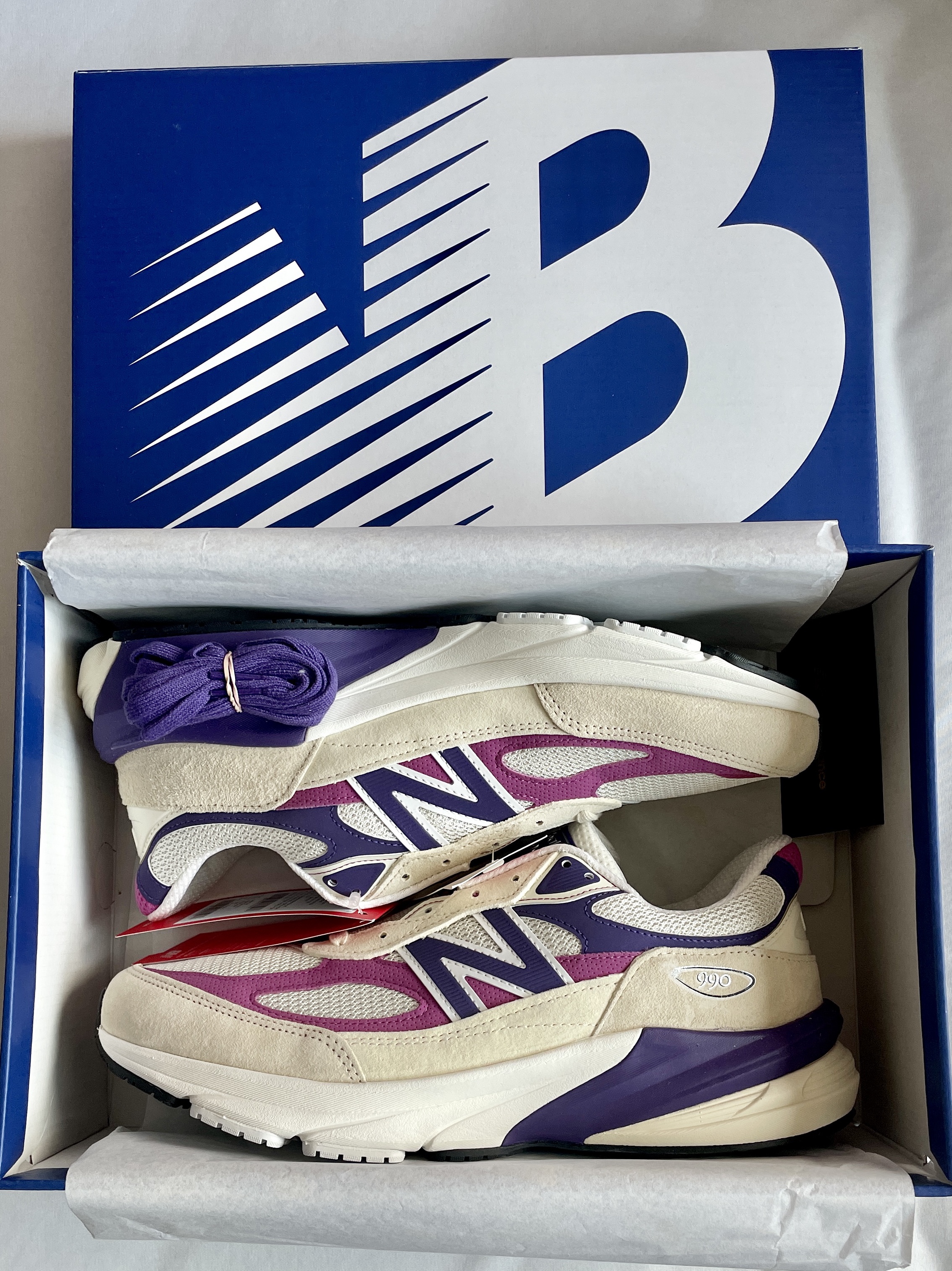 New Balance 990v6 Made in USA Limestone Magenta 착용 스타일
