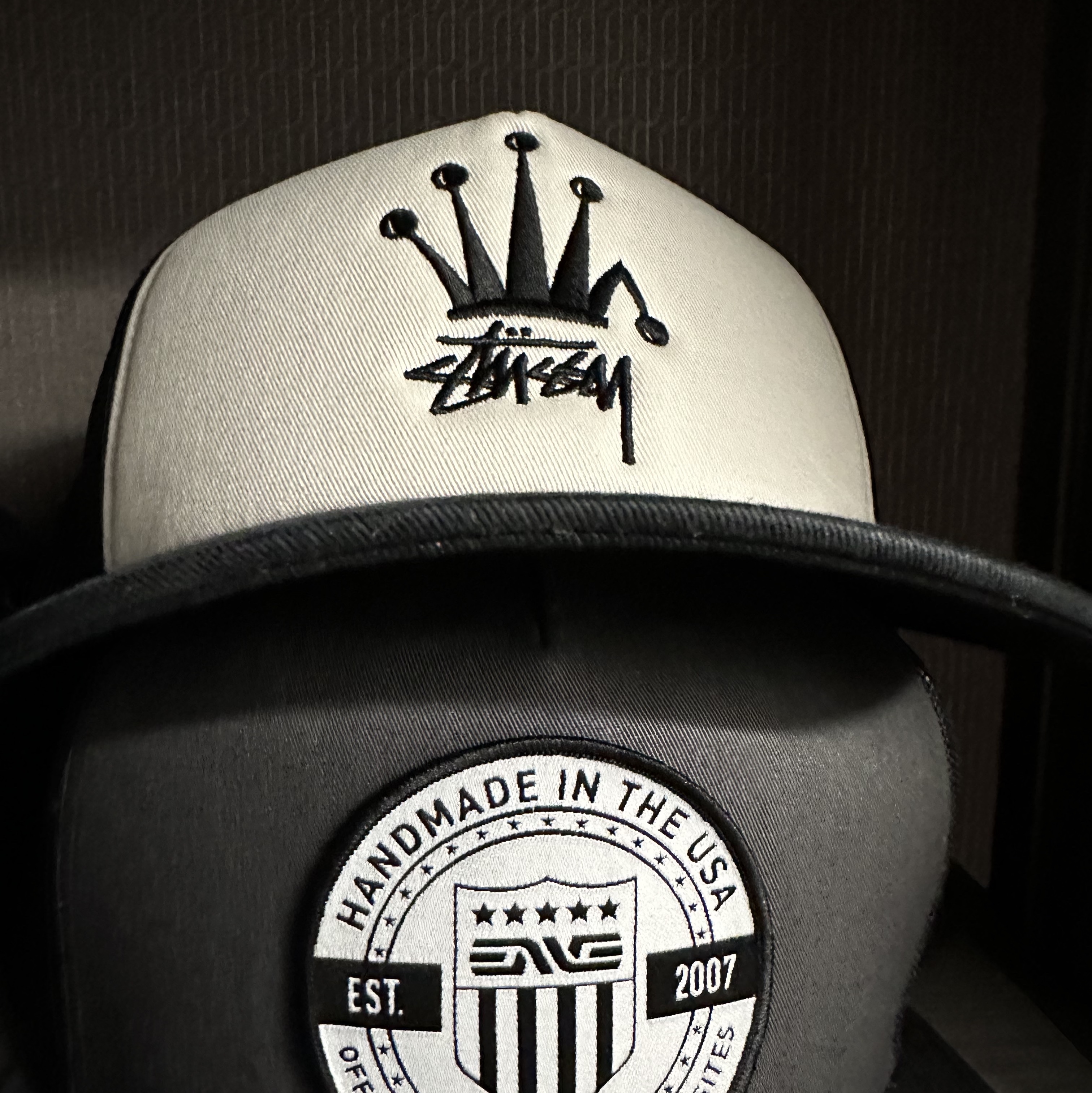 Stussy Crown Stock Trucker Cap Black 착용 스타일
