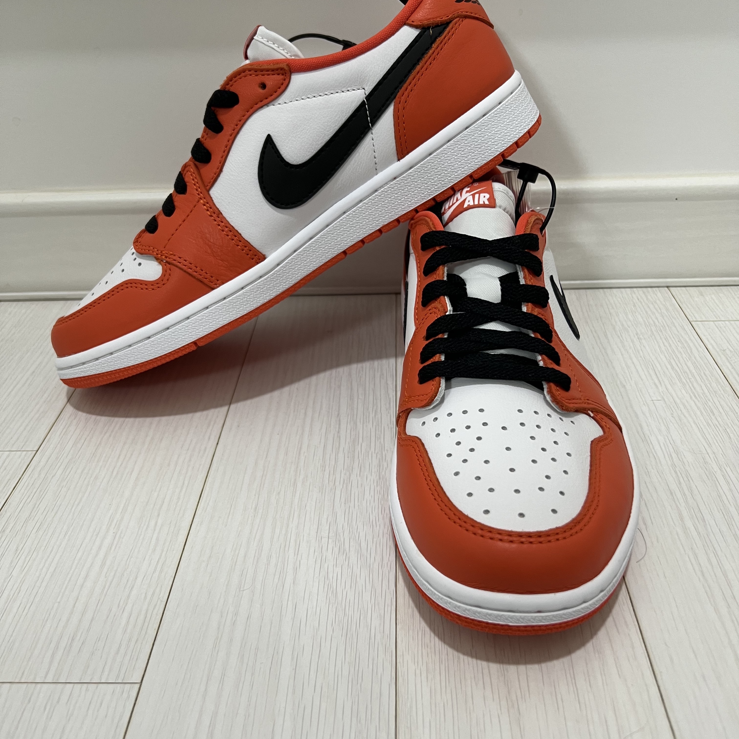 Jordan 1 Low OG Starfish 착용 스타일 - 1