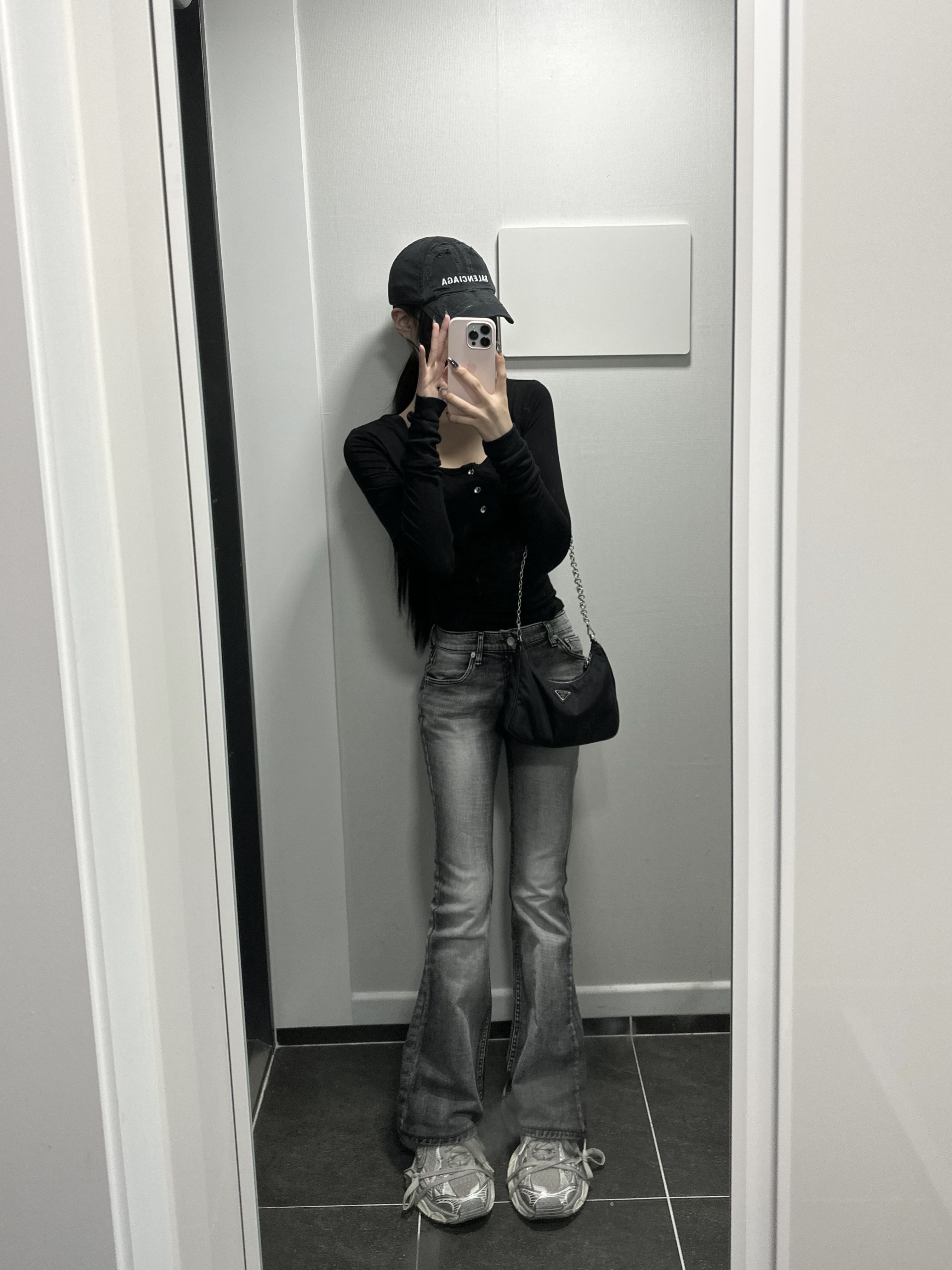 Balenciaga BB Laser Destroyed Cap Black, Balenciaga 3XL Sneakers Light Beige 착용 스타일 - 1
