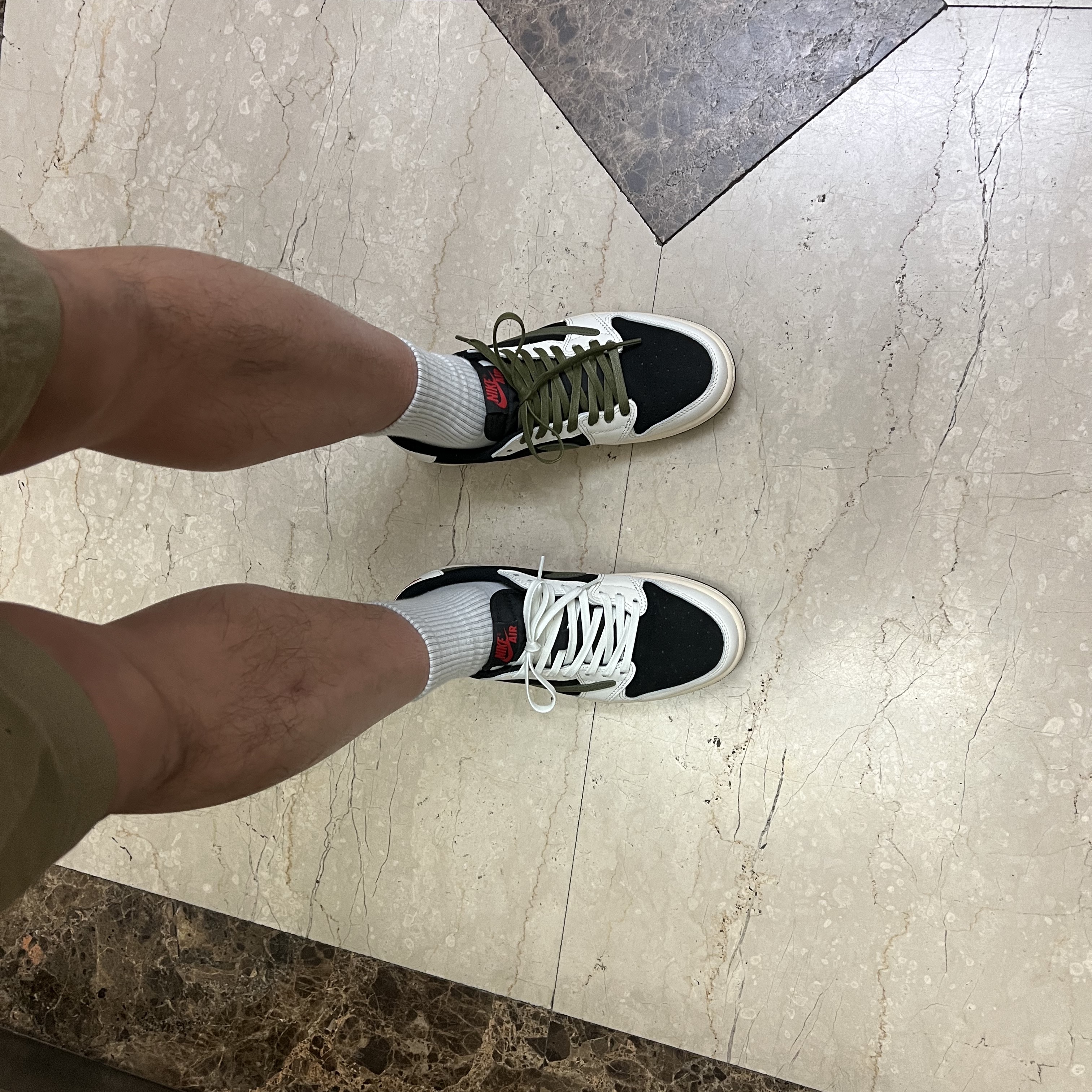 (W) Jordan 1 x Travis Scott Retro Low OG SP Medium Olive 착용 스타일