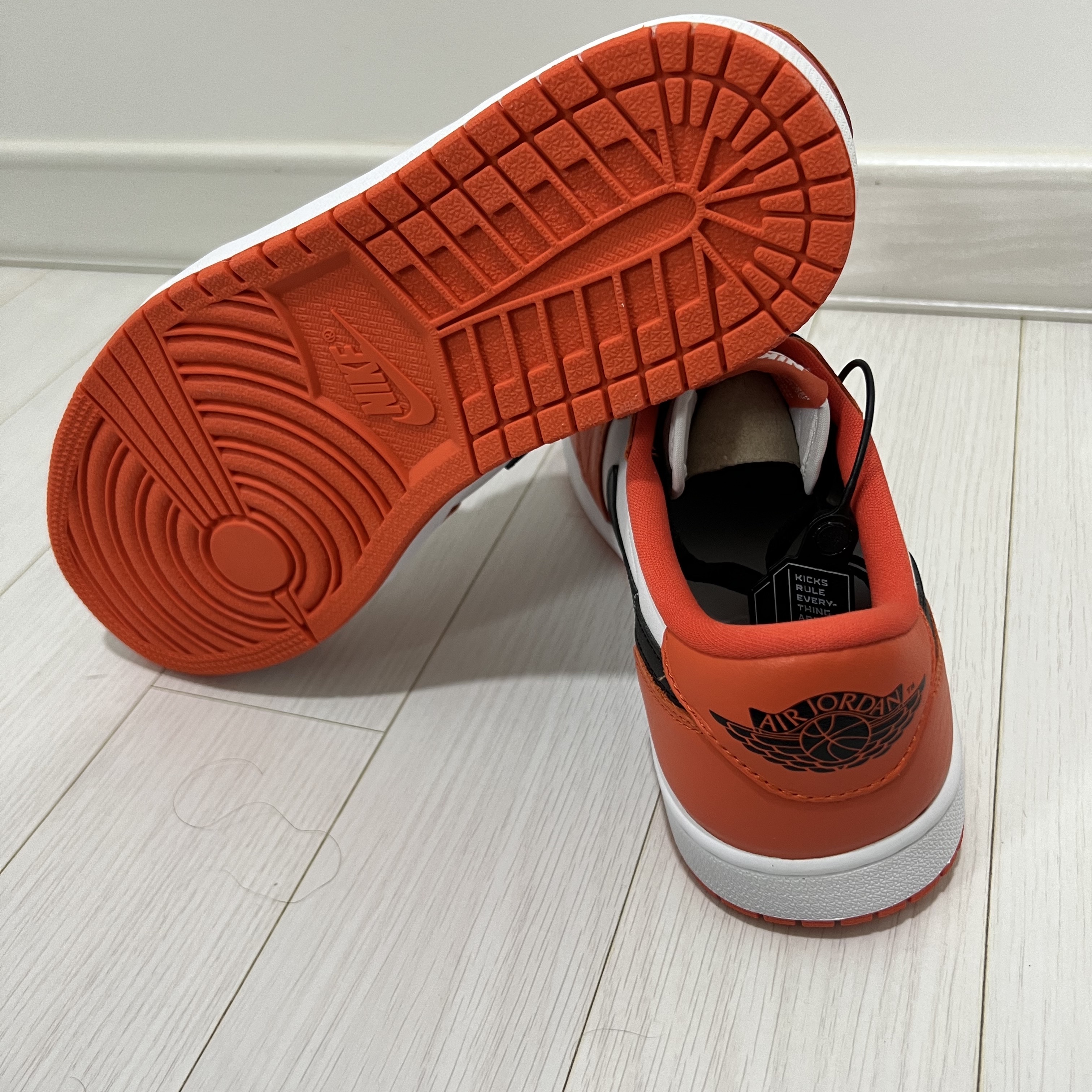 Jordan 1 Low OG Starfish 착용 스타일 - 3