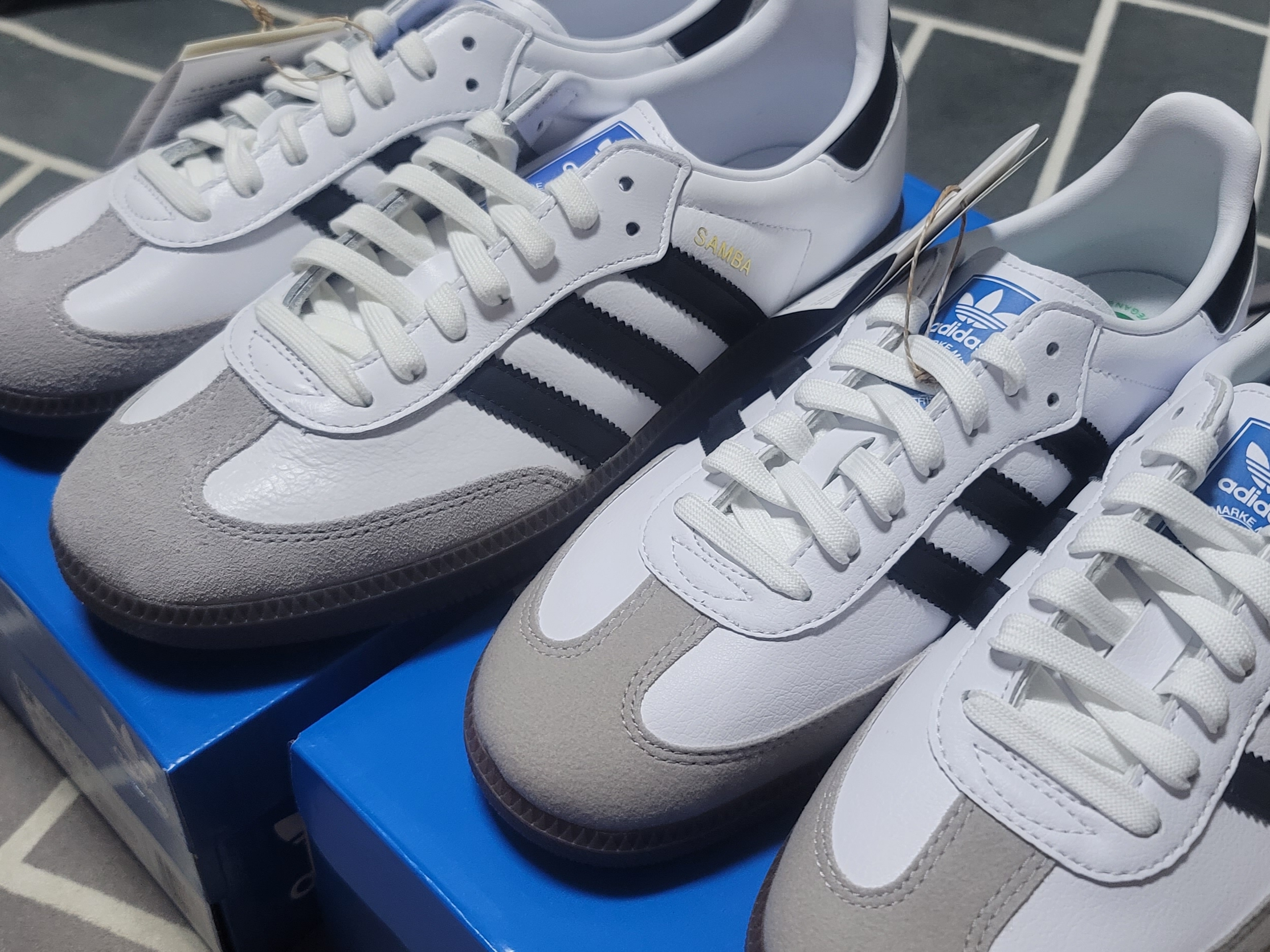 Adidas Samba OG Cloud White, Adidas Samba Vegan White Black 착용 스타일 - 1