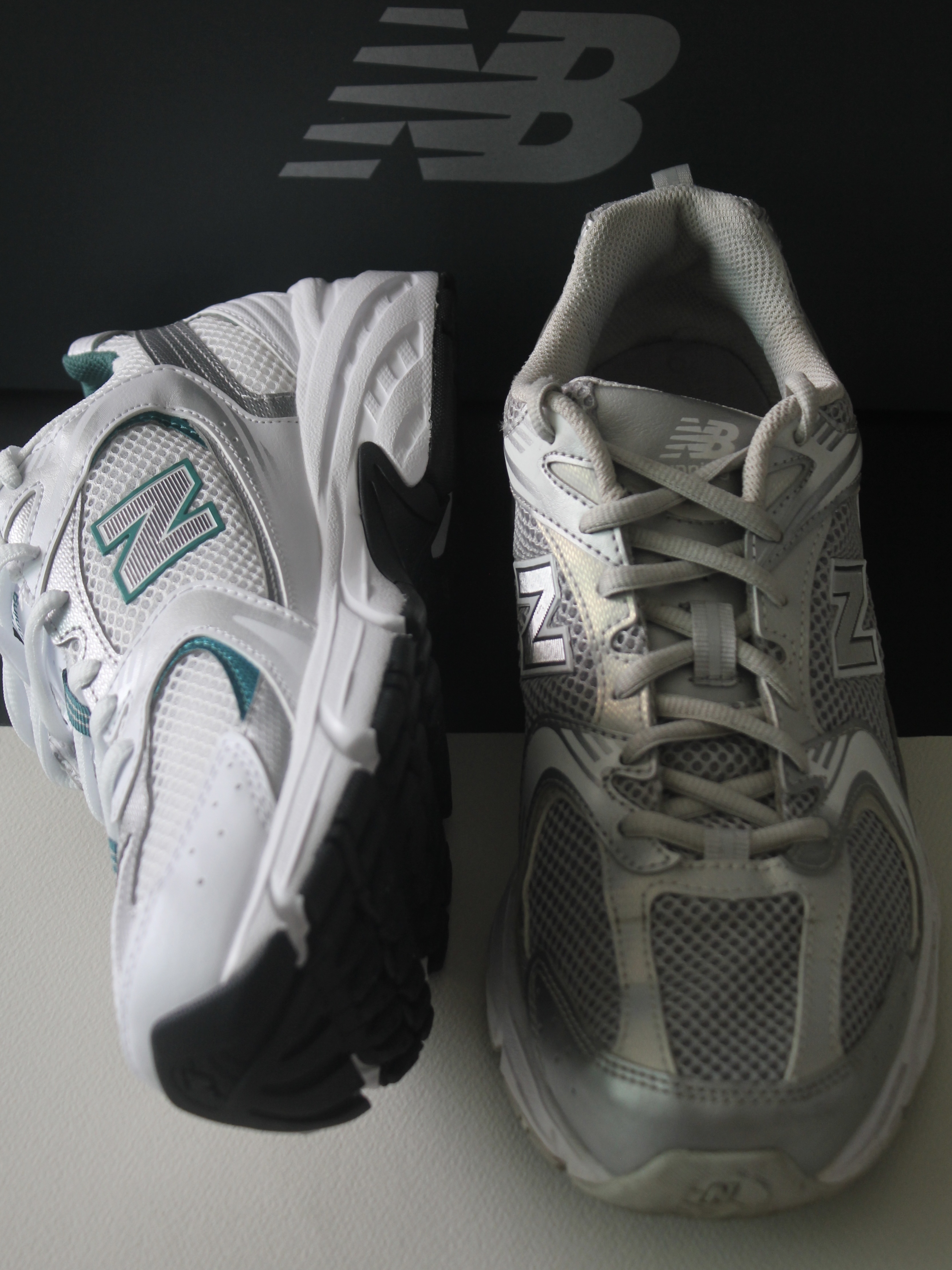 New Balance 530 White Mint, New Balance 530 Silver Grey 착용 스타일 - 2