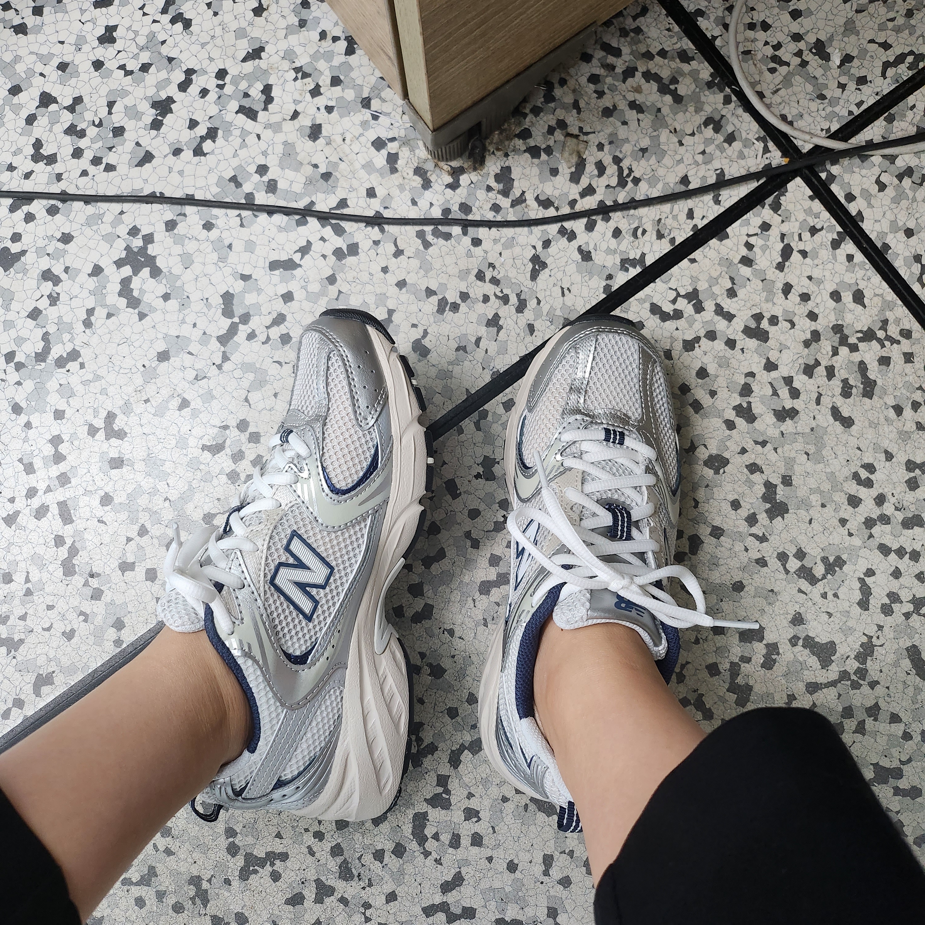 New Balance 530 Steel Grey 착용 스타일