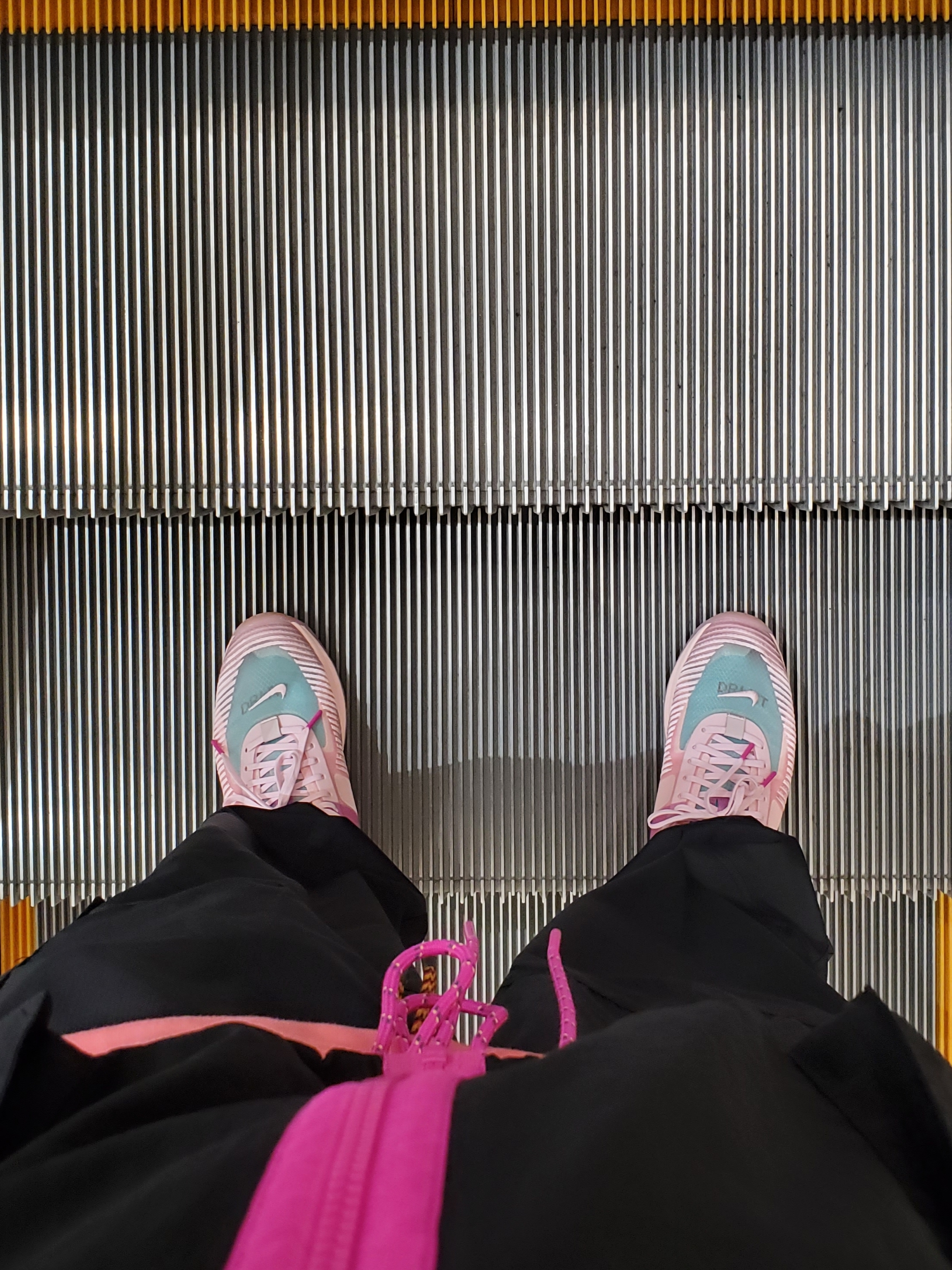 Nike x John Elliott LeBron Icon Tulip Pink 착용 스타일