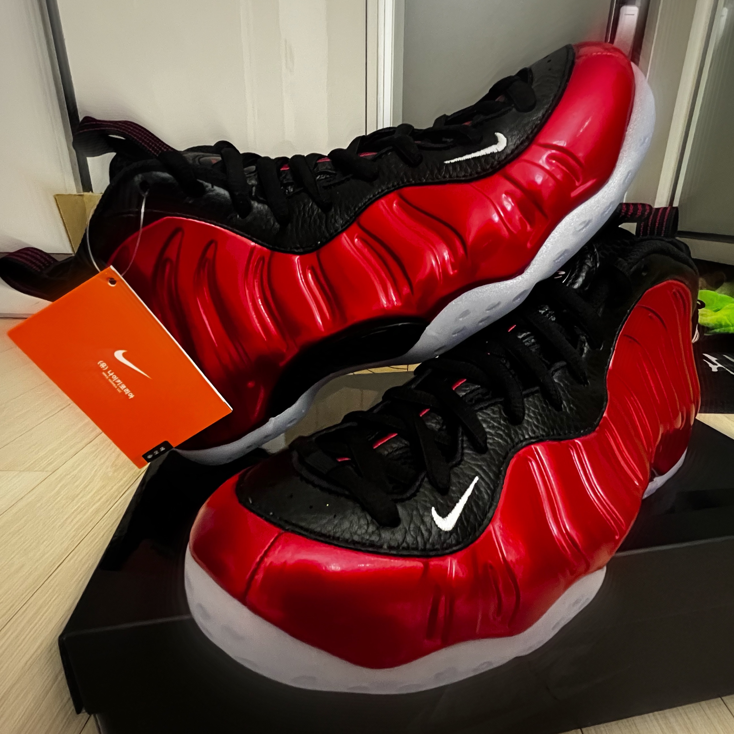 Nike Air Foamposite One Metallic Red 착용 스타일