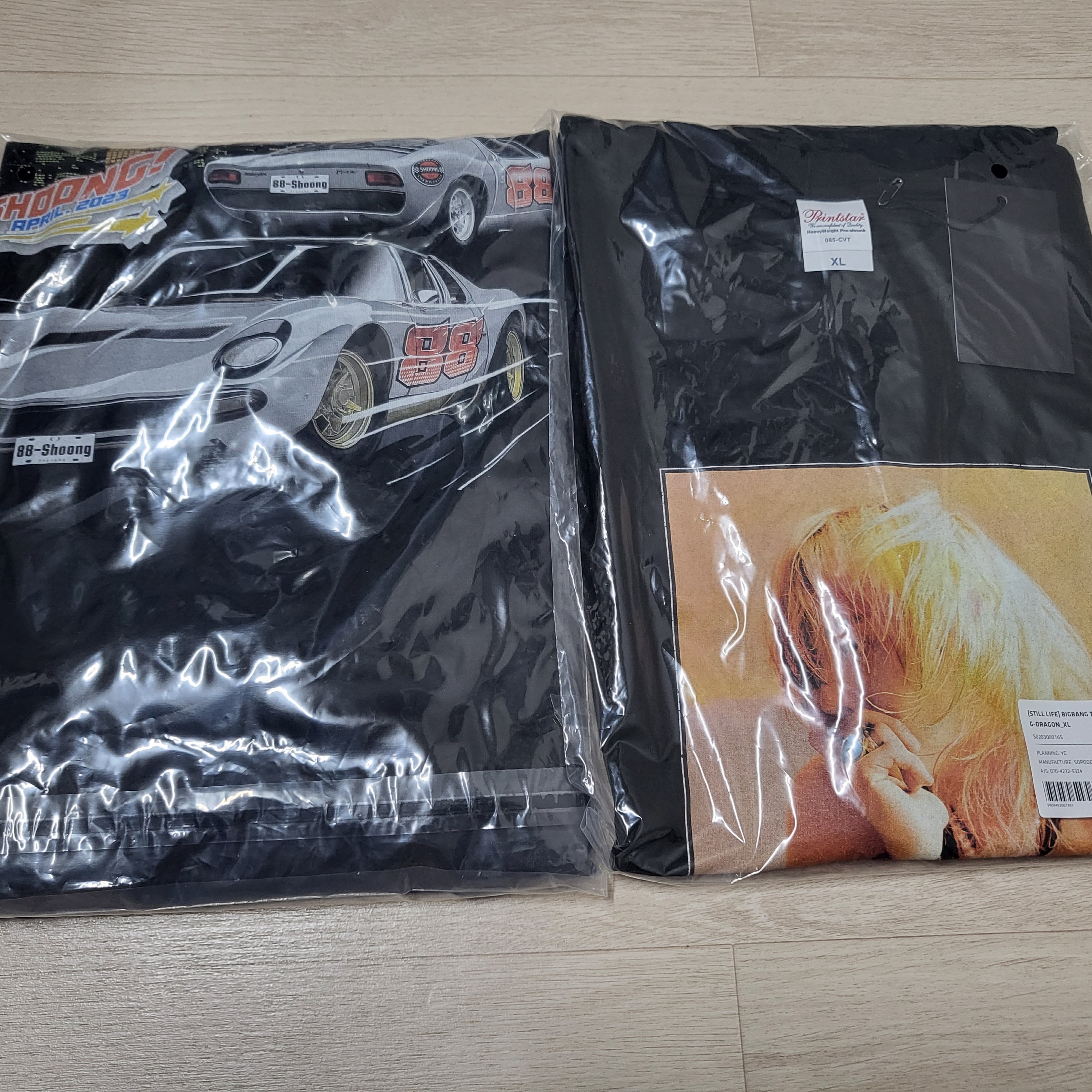 TAEYANG Shoong! Daytona Tee Black 착용 스타일