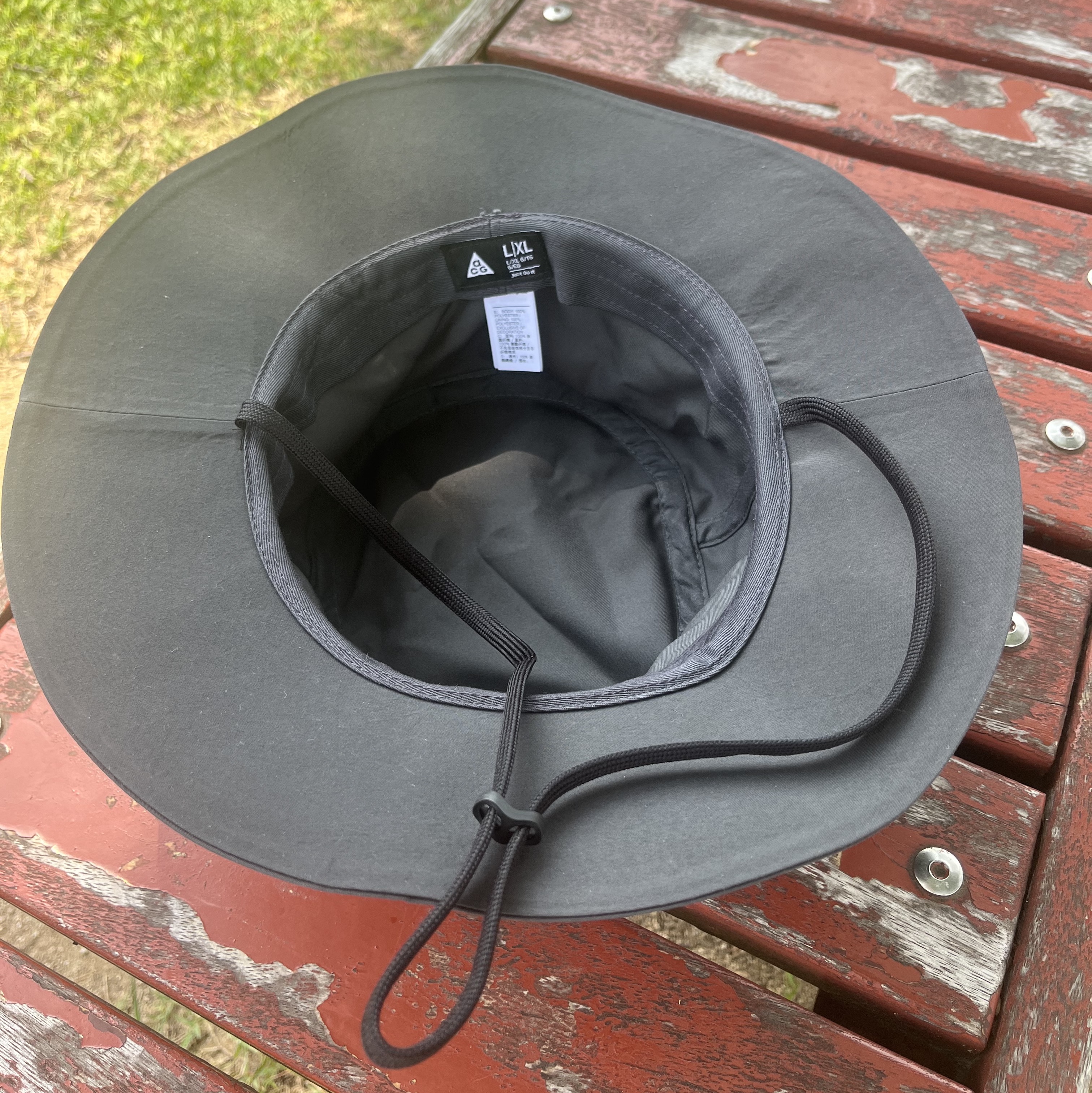 Nike ACG Bucket Dark Smoke Grey 착용 스타일