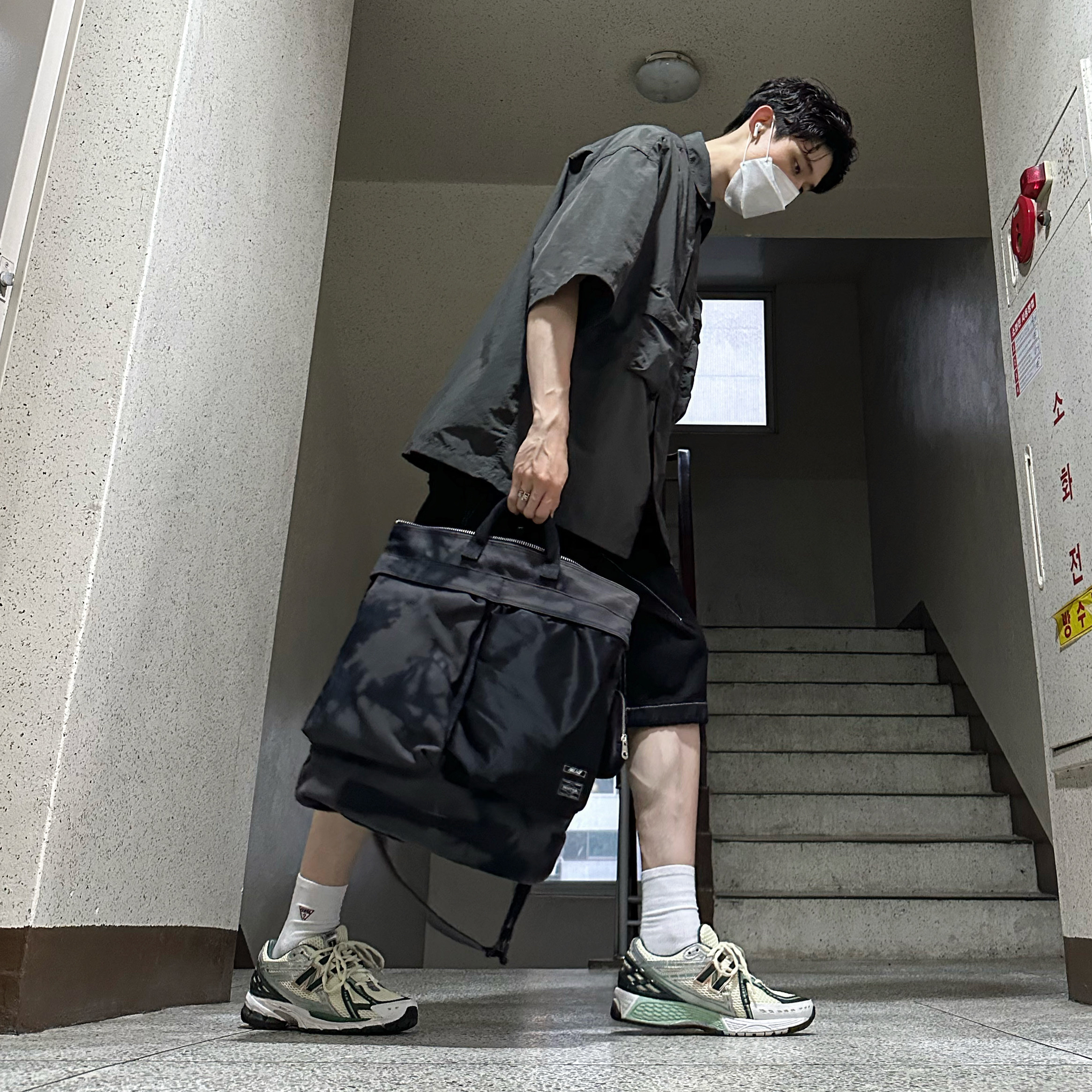 New Balance x Aime Leon Dore 1906R Jade, Porter x Palace 2Way Helmet Bag Black 착용 스타일