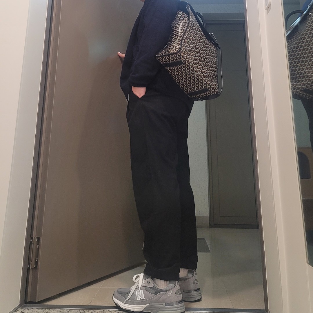 Goyard Saint Leger Backpack Black Tan, New Balance 993 Made in USA Grey - D Standard 착용 스타일