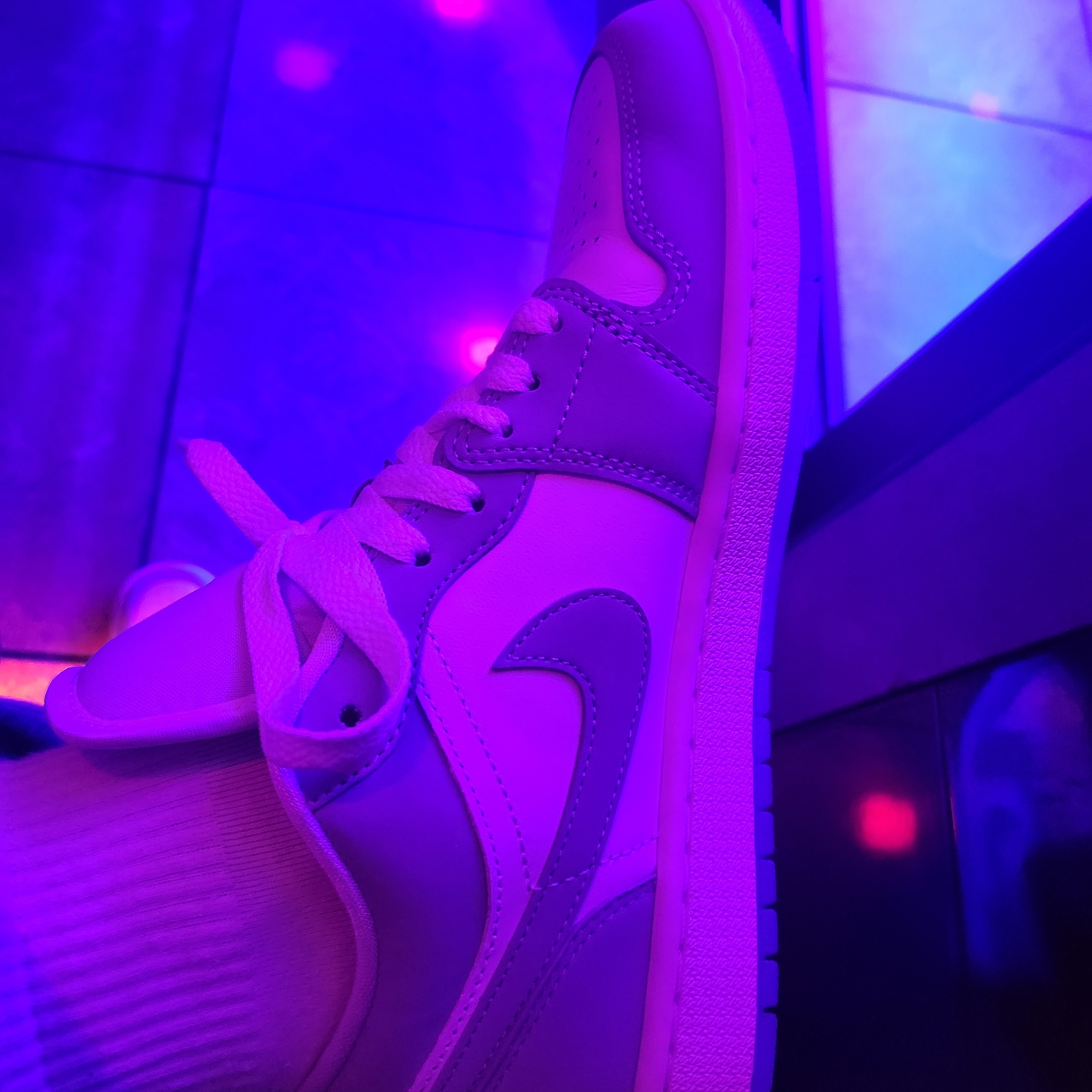 (W) Jordan 1 Low White Wolf Grey 착용 스타일