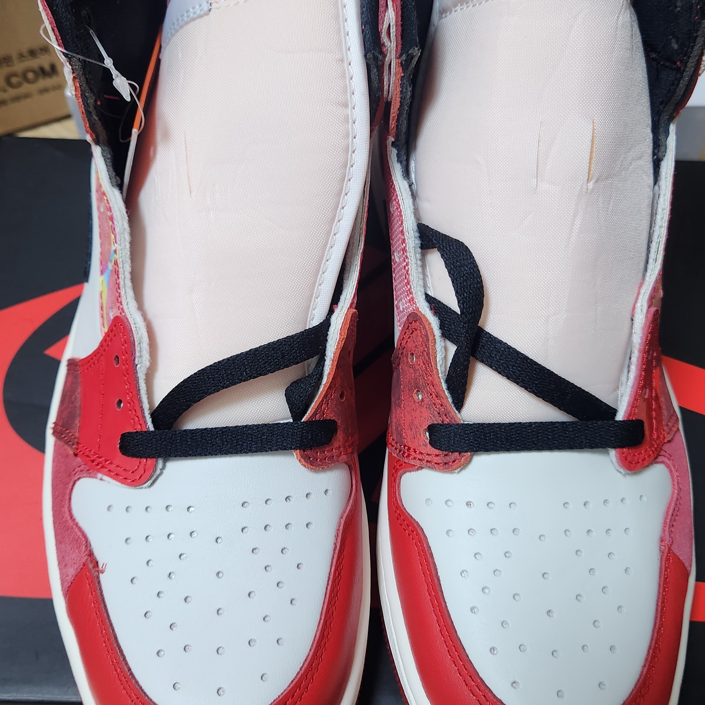 Jordan 1 Retro High Spider-Man Next Chapter 착용 스타일 - 2
