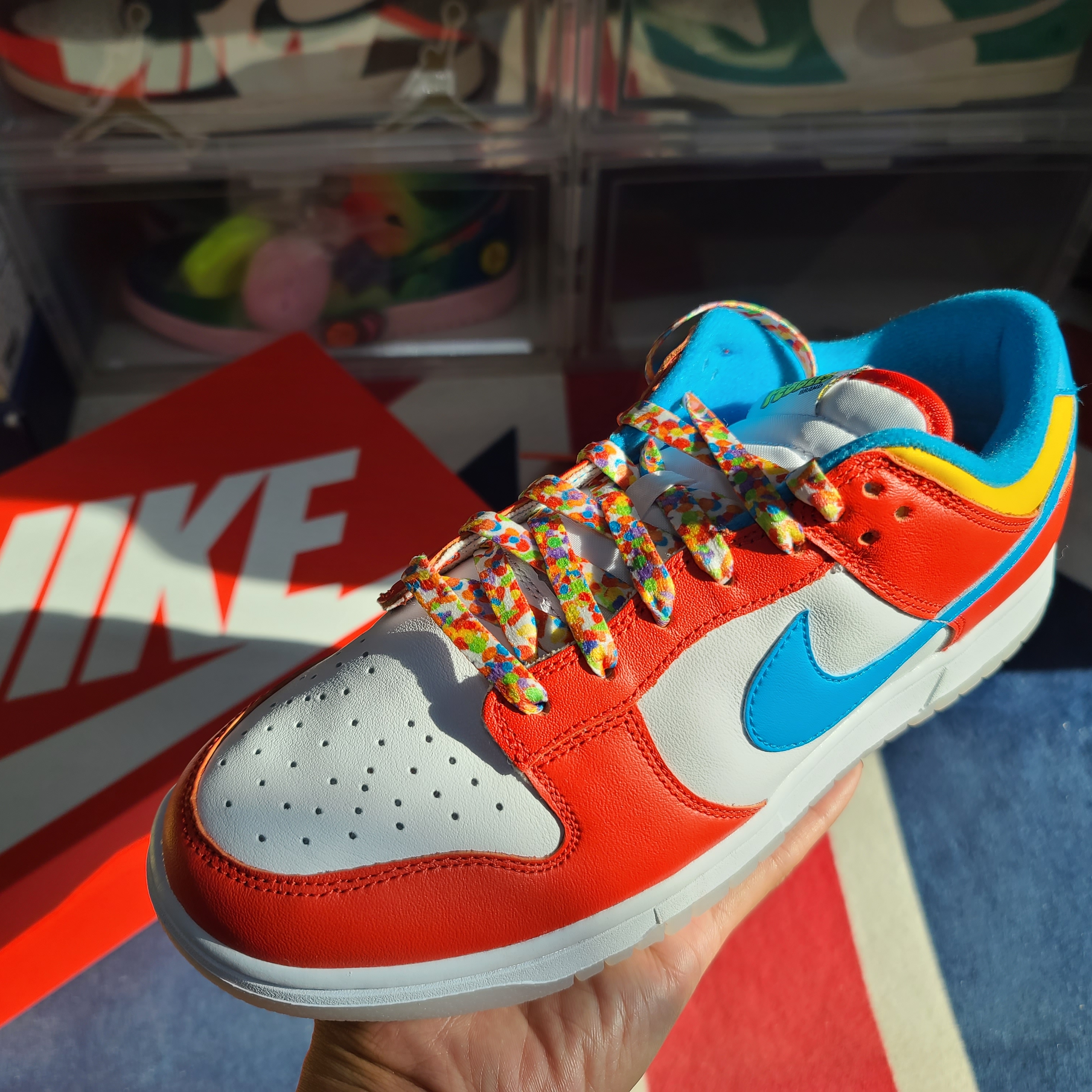 Nike x LeBron James x Fruity Pebbles Dunk Low QS Habanero Red 착용 스타일