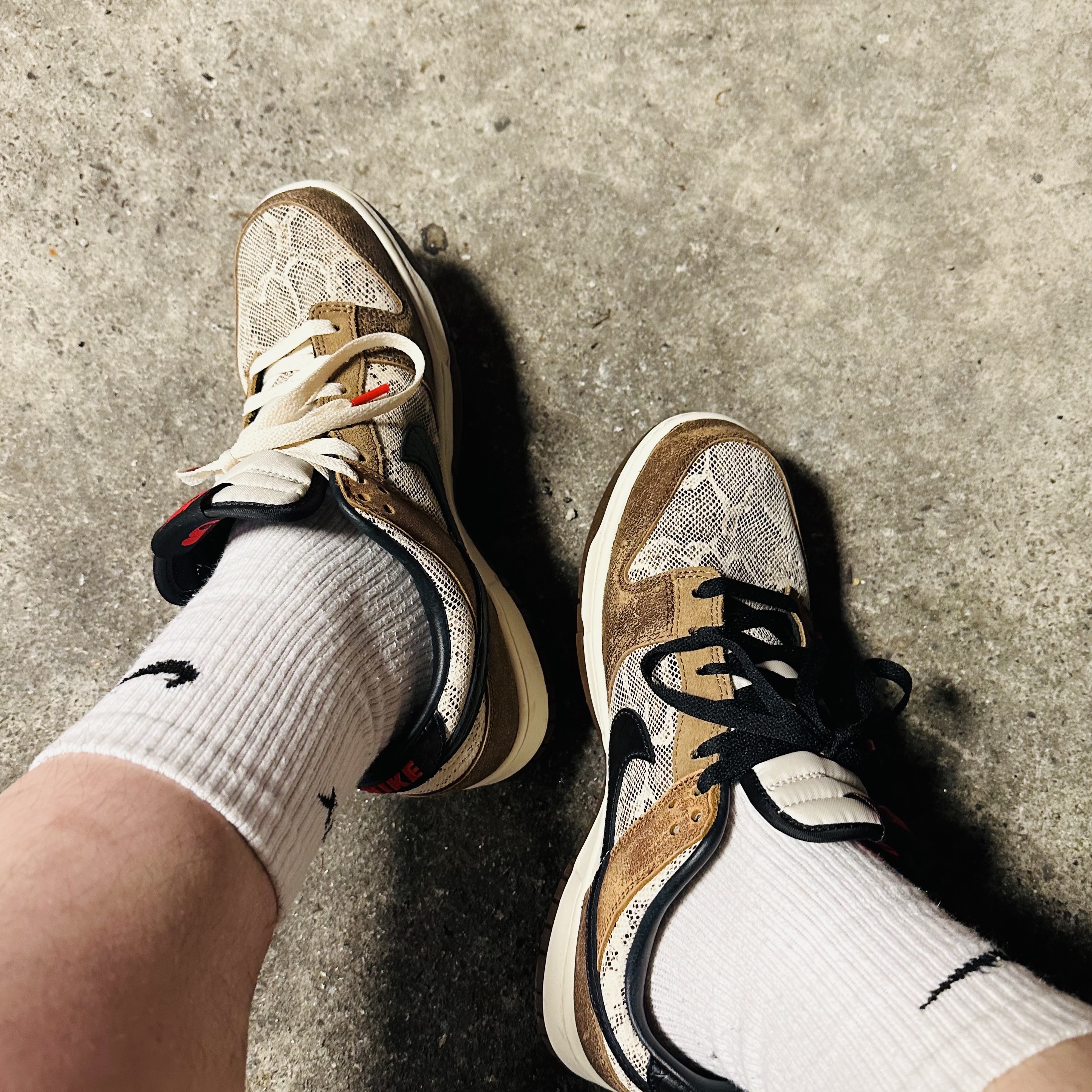 Nike Dunk Low PRM Head to Head, Nike x Stussy NRG Crew Socks White Black 착용 스타일
