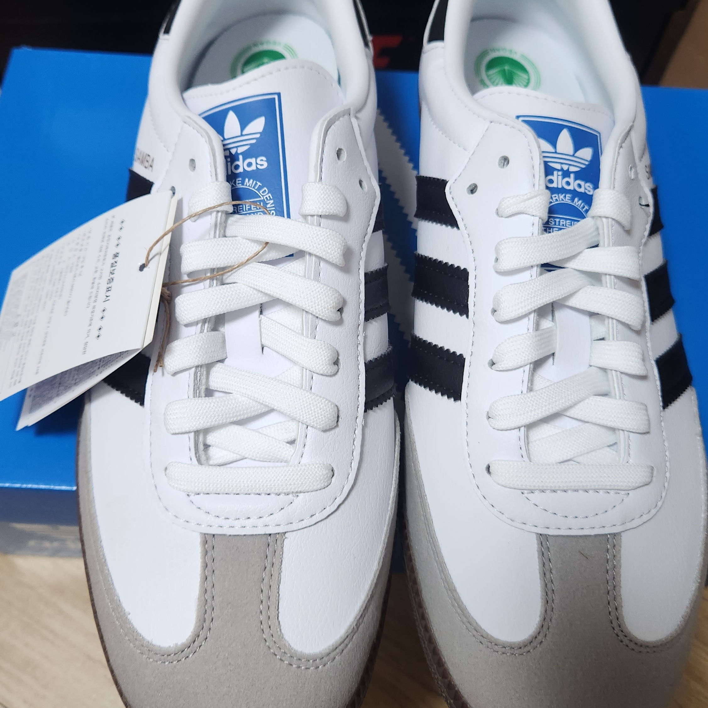 Adidas Samba Vegan White Black 착용 스타일 - 2