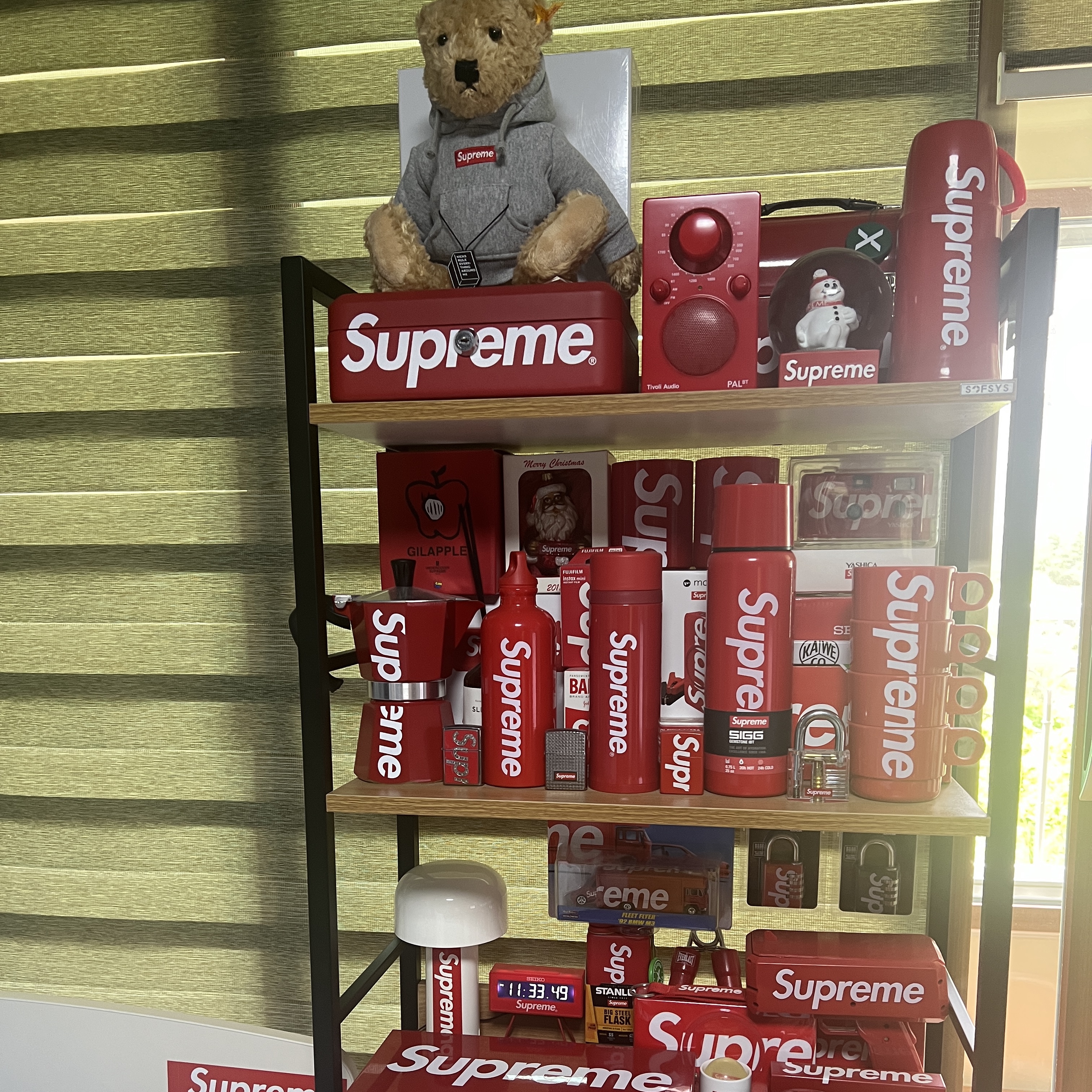 Supreme Rocket Timer Red - 23SS 착용 스타일 - 2