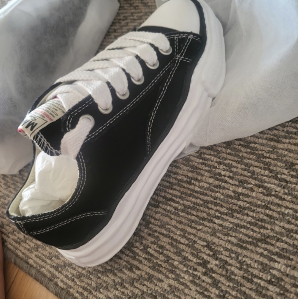 Maison Mihara Yasuhiro Peterson OG Sole Canvas Low Sneakers Black 착용 스타일 - 2