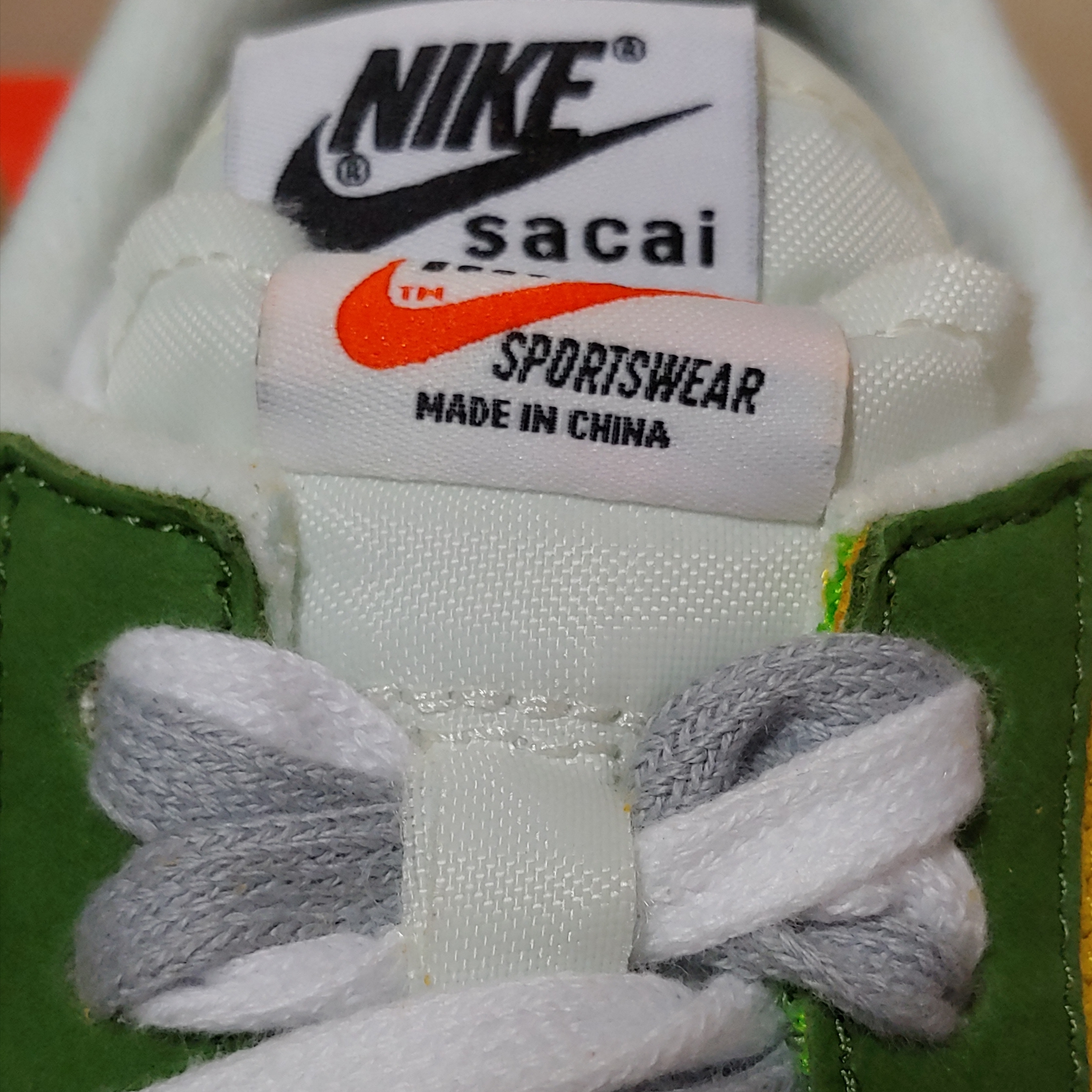 Nike x Sacai LDWaffle Green Multi 착용 스타일 - 3