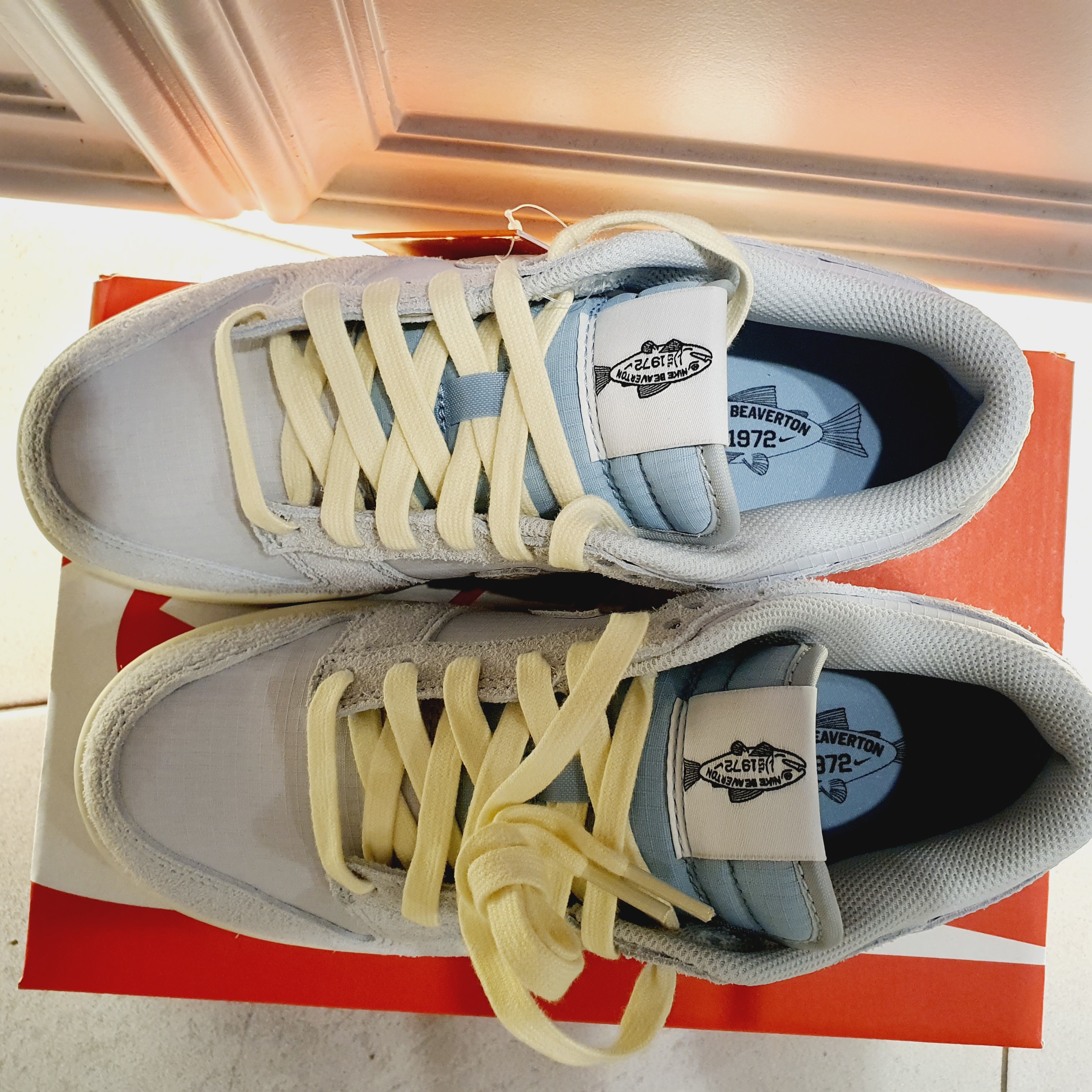 Nike Dunk Low Light Silver and Ocean Bliss 착용 스타일