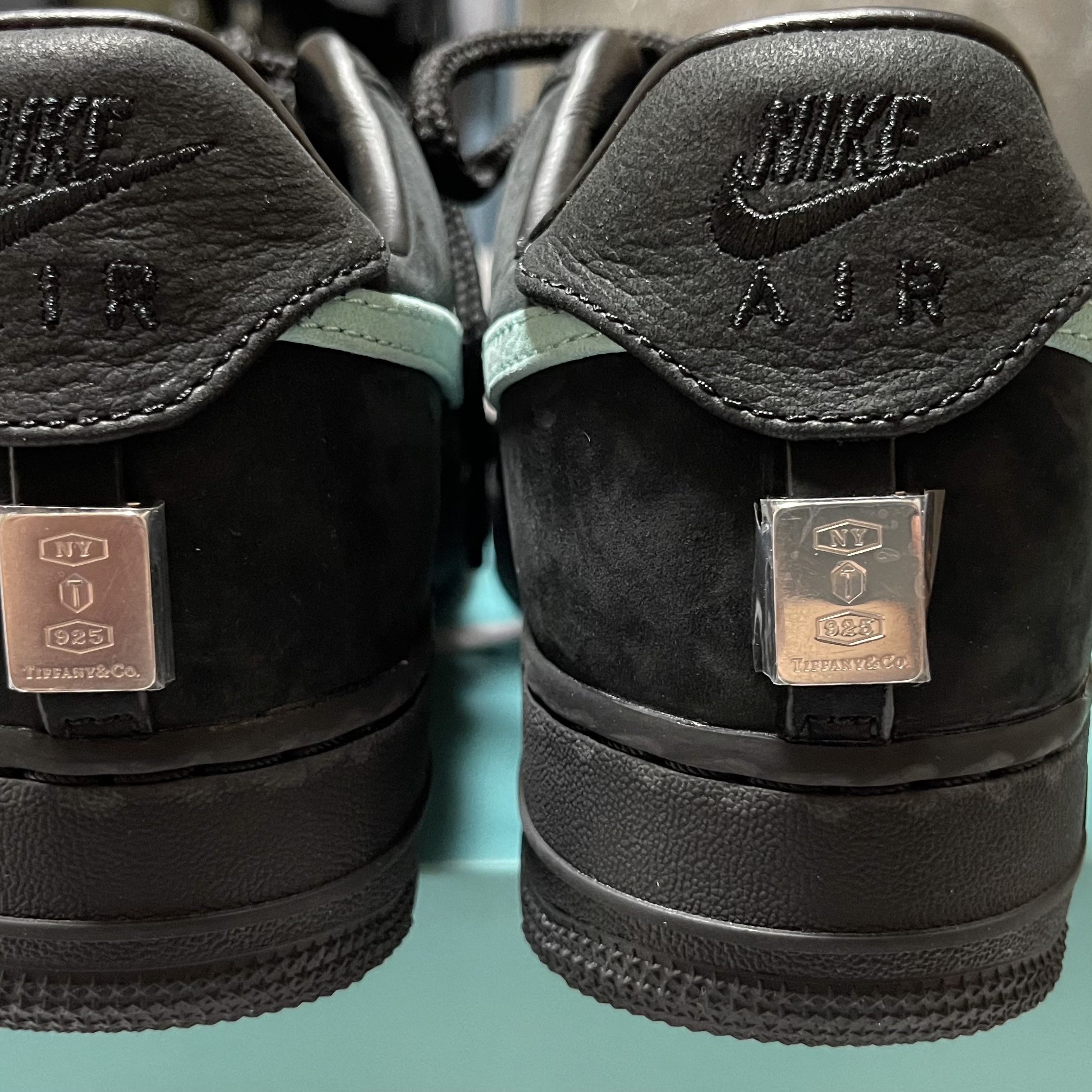 Nike x Tiffany & Co. Air Force 1 Low SP 1837 착용 스타일 - 3