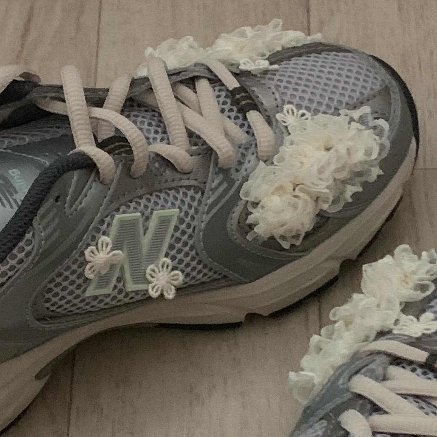 New Balance 530 Earth 착용 스타일 - 4
