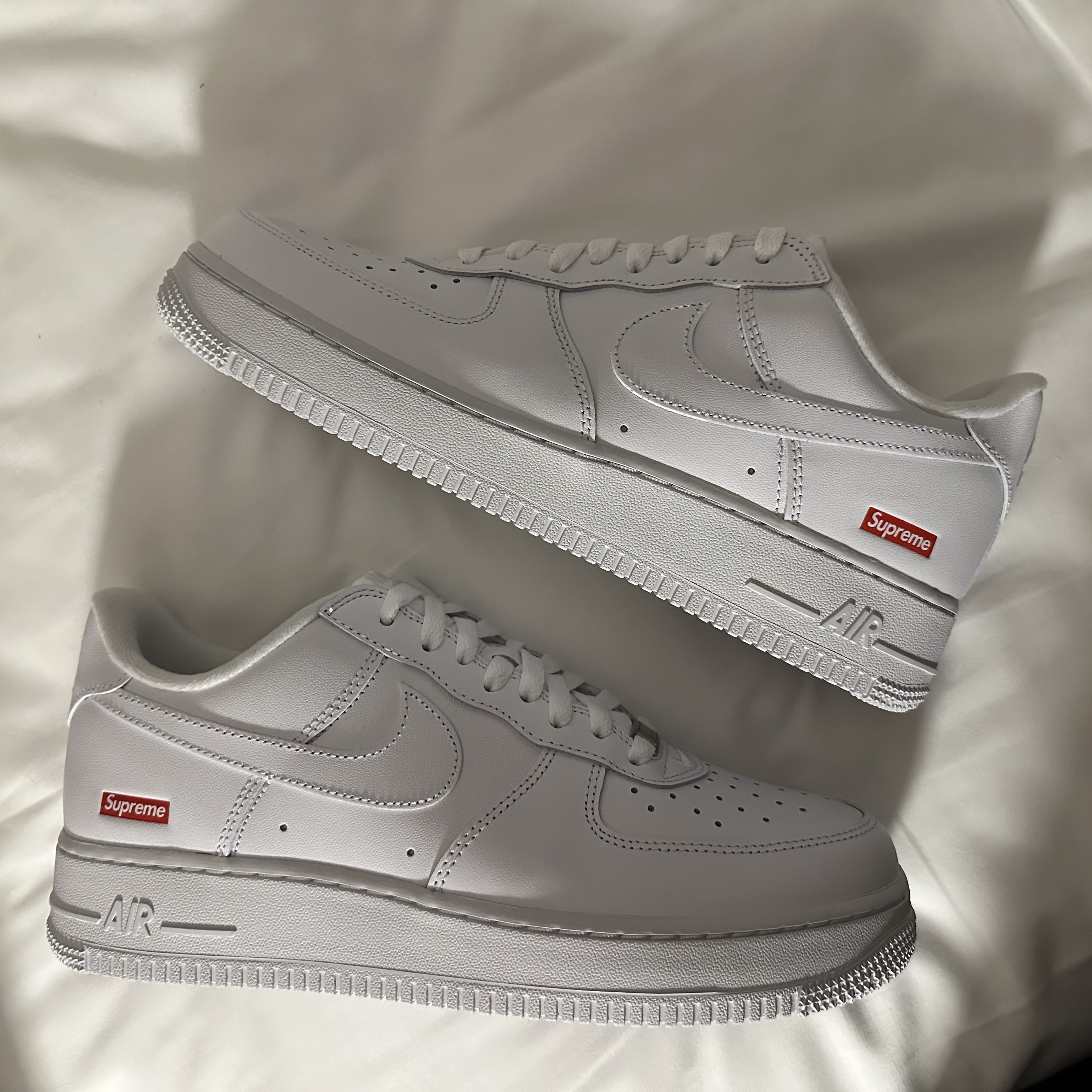 Supreme Denim Camp Cap Dirty Indigo - 23SS, Nike x Supreme Air Force 1 Low White 착용 스타일 - 2