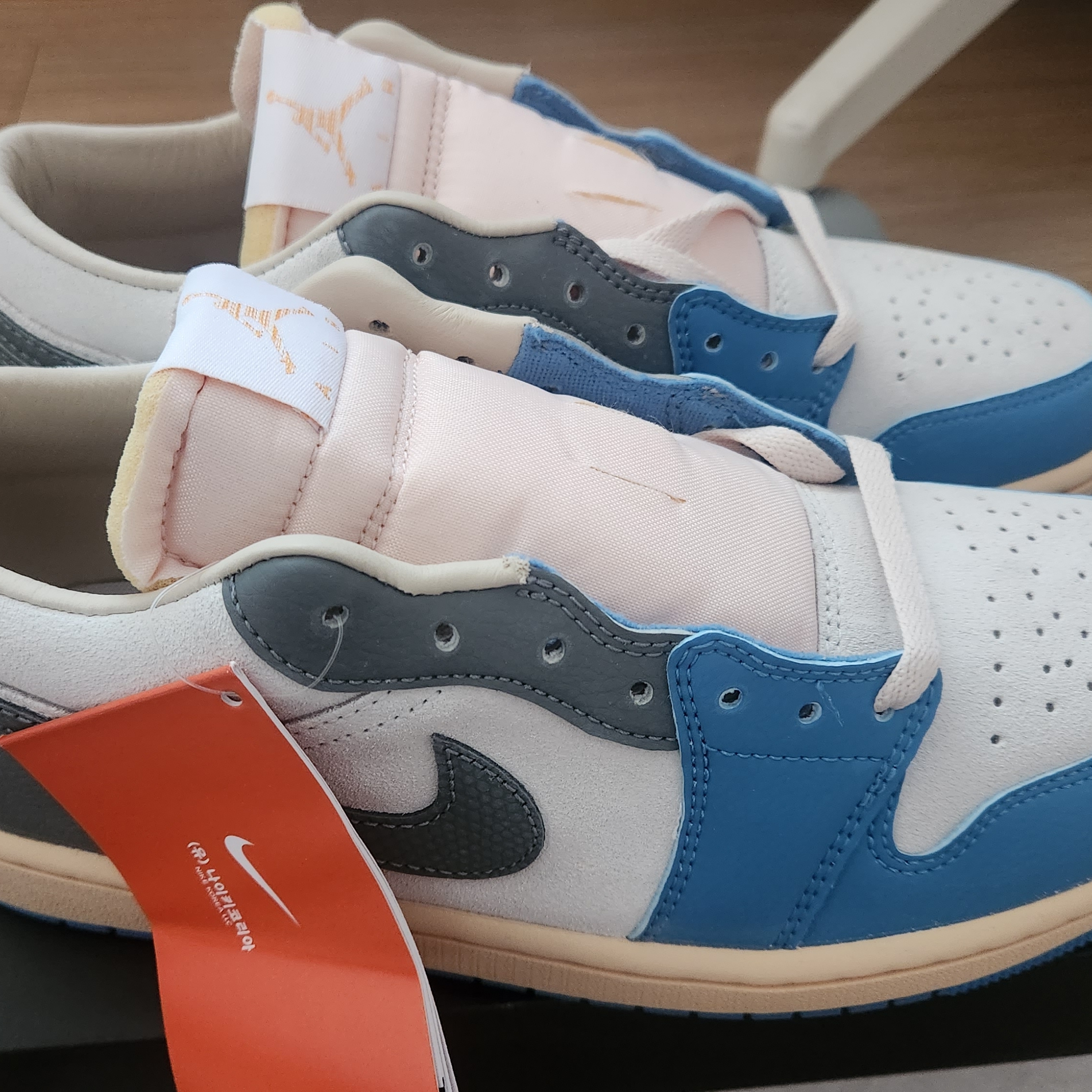 Jordan 1 Low SE Tokyo 96 착용 스타일 - 4