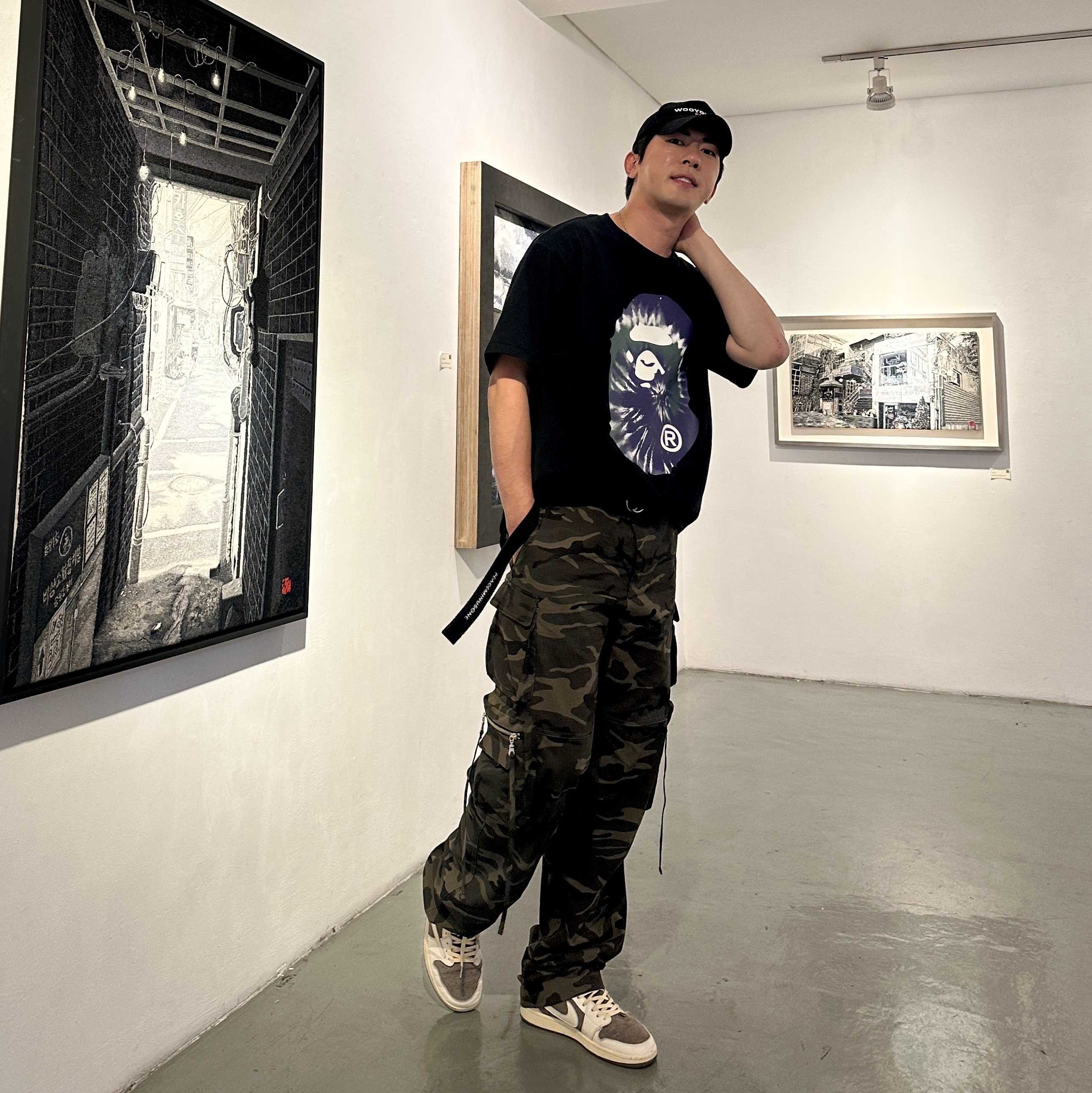 Undermycar Bonbyx Multi Cargo Double Zip Pants Kombu - 23SS, Jordan 1 x Travis Scott Retro Low OG SP Sail and Ridgerock 착용 스타일