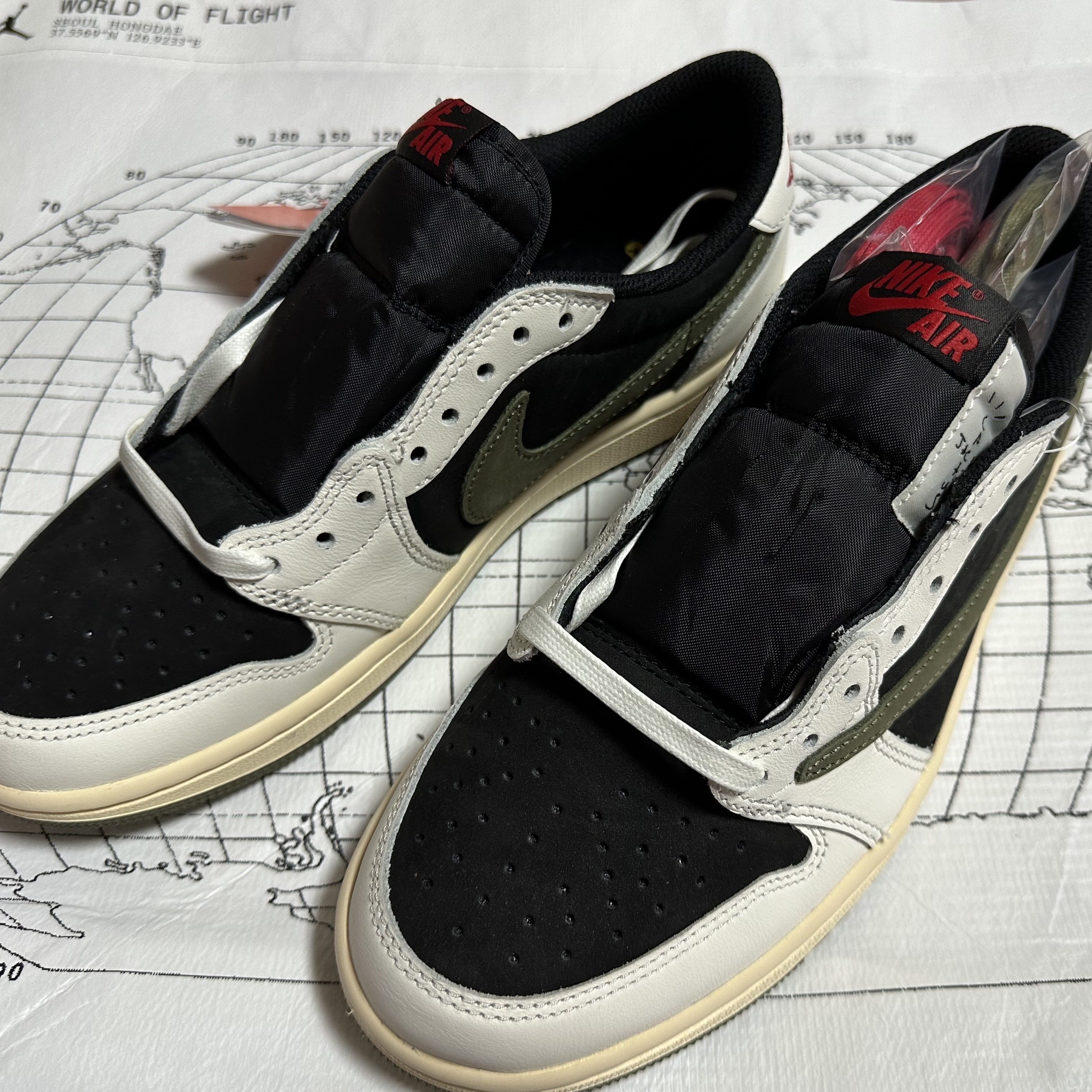 (W) Jordan 1 x Travis Scott Retro Low OG SP Medium Olive 착용 스타일 - 2