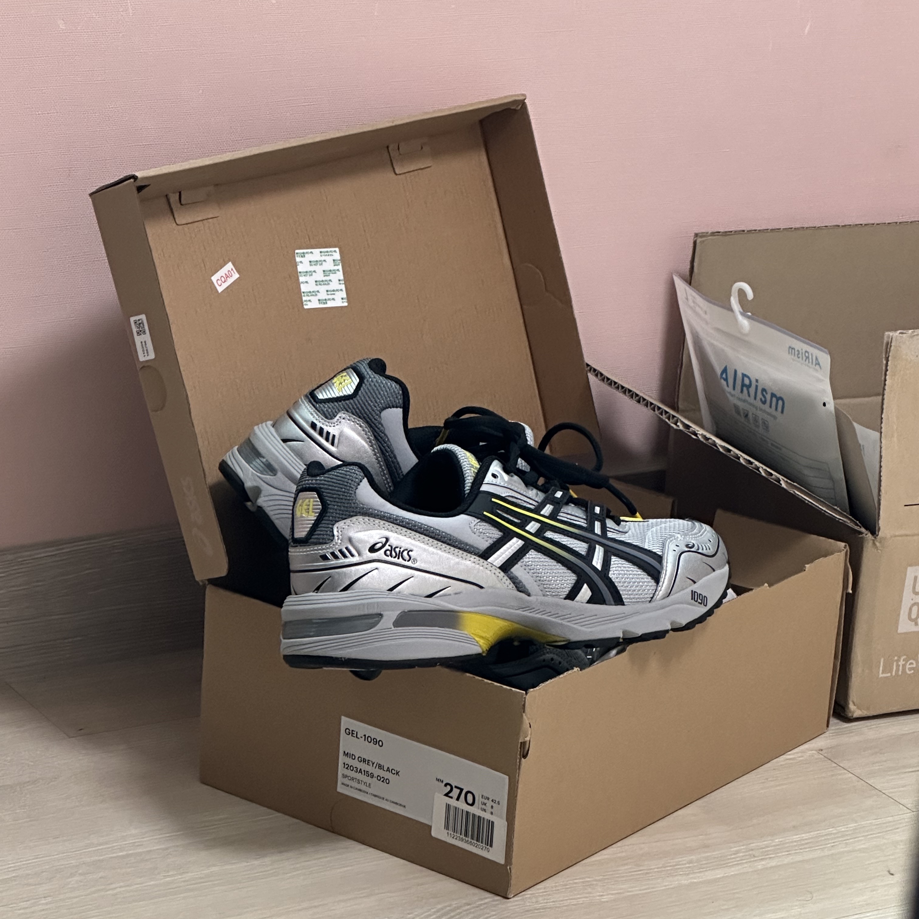 Asics Gel-1090 Mid Grey Black 착용 스타일