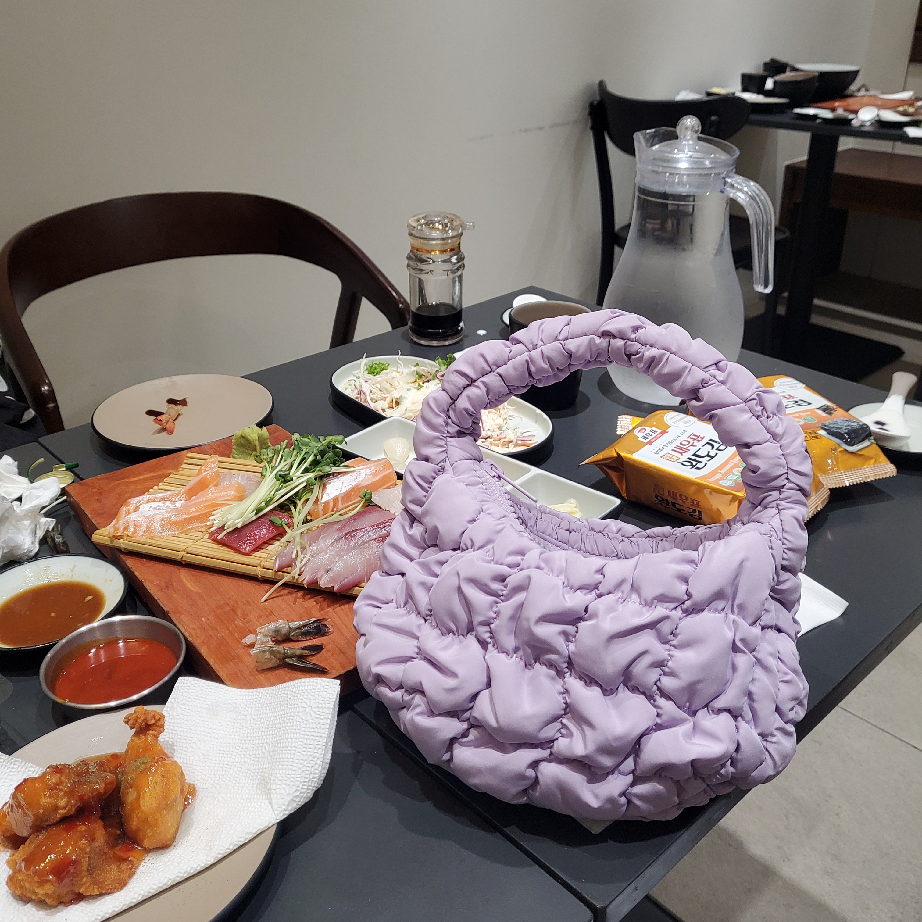 COS Quilted Micro Bag Purple 착용 스타일