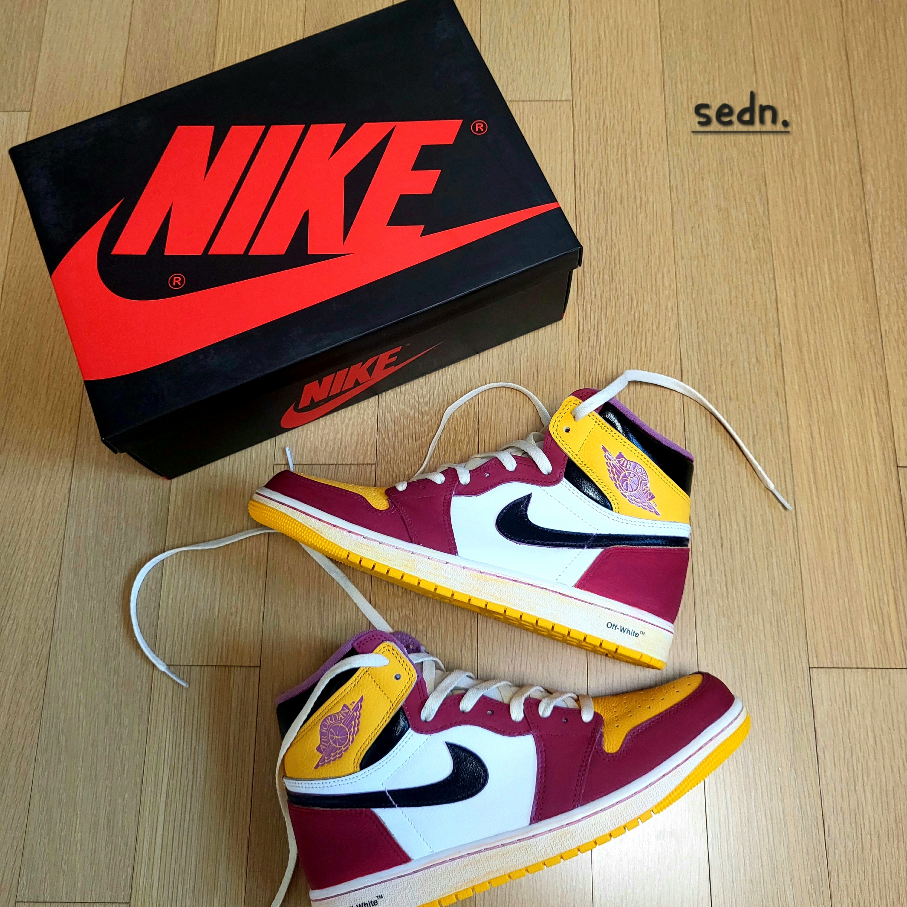 Jordan 1 Retro High OG University Gold Light Bordeaux 착용 스타일