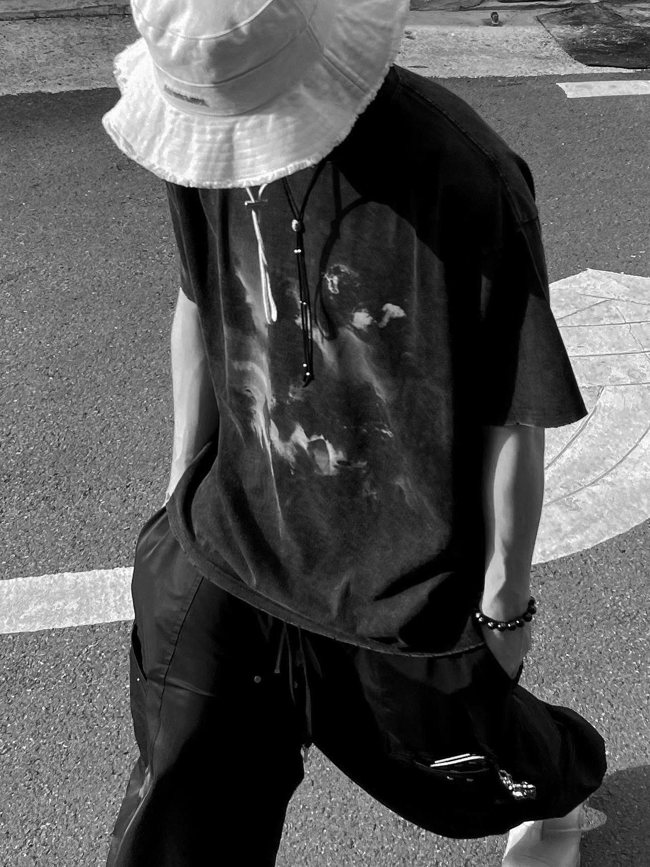 Jacquemus Le Bob Artichaut Bucket Hat Off White 착용 스타일 - 2