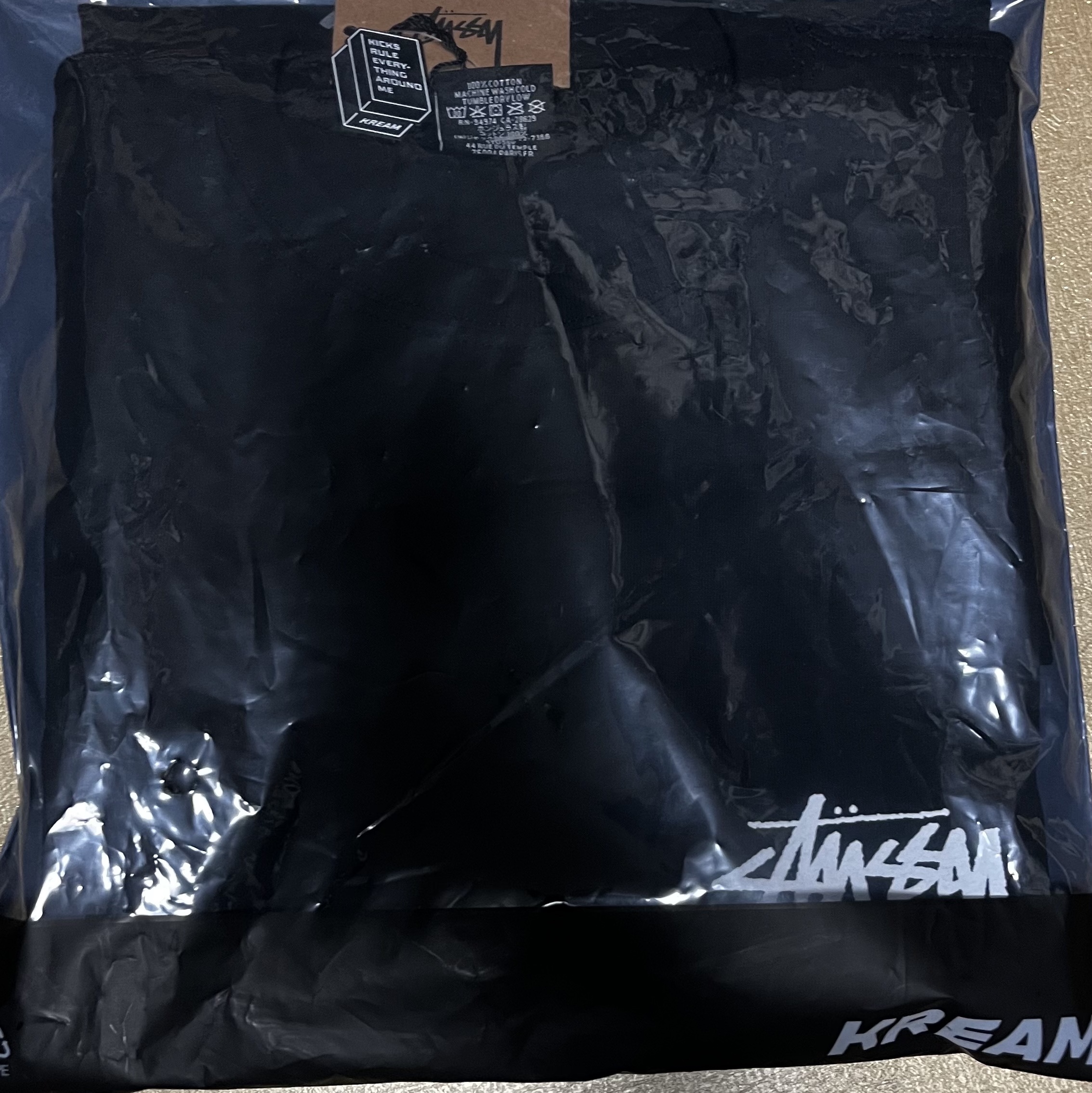 Stussy Plush T-Shirt Black 착용 스타일
