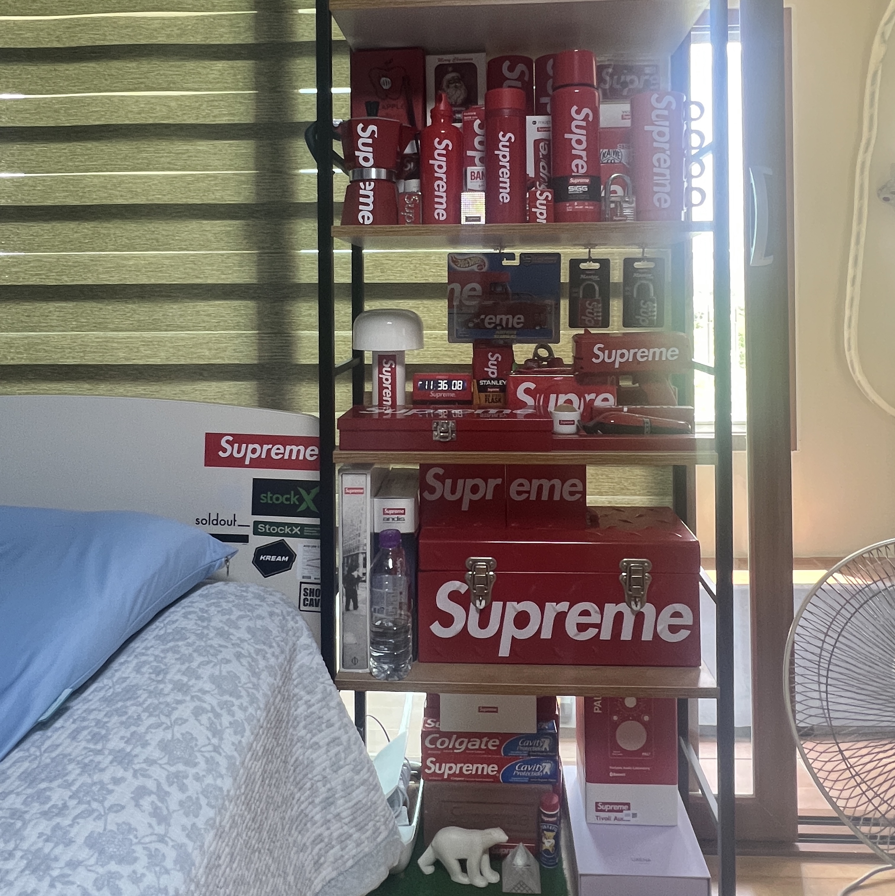 Supreme Rocket Timer Red - 23SS 착용 스타일 - 3