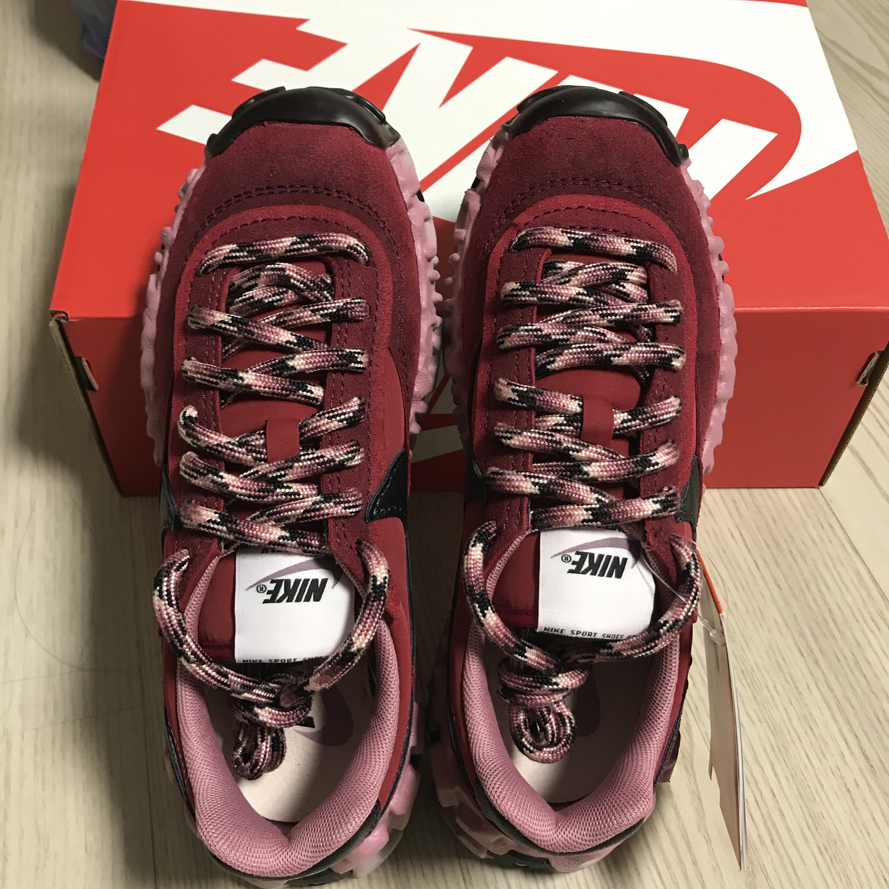 Nike Overbreak SP Bright Crimson 착용 스타일