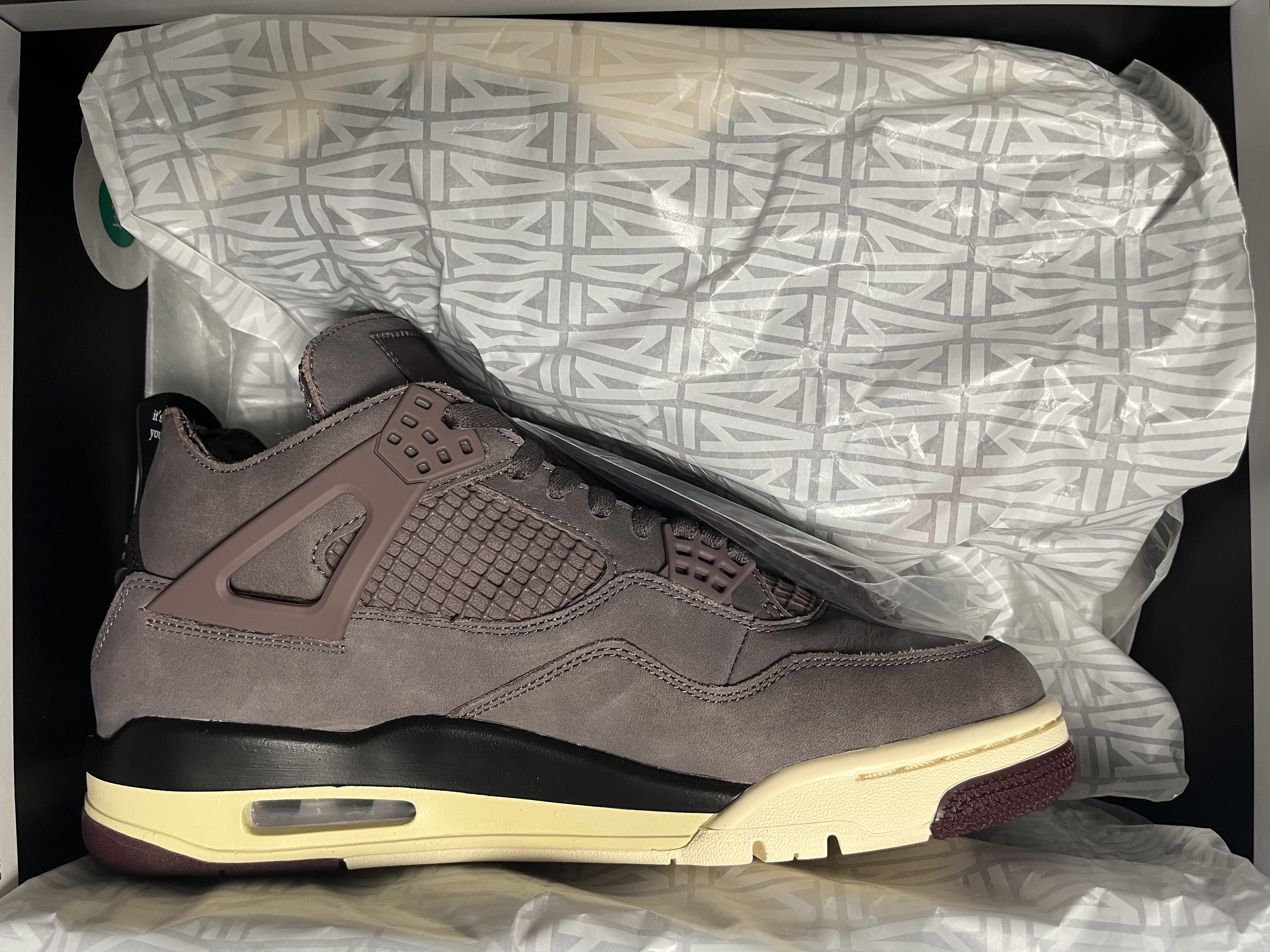 Jordan 4 x A Ma Maniere Retro Violet Ore 착용 스타일