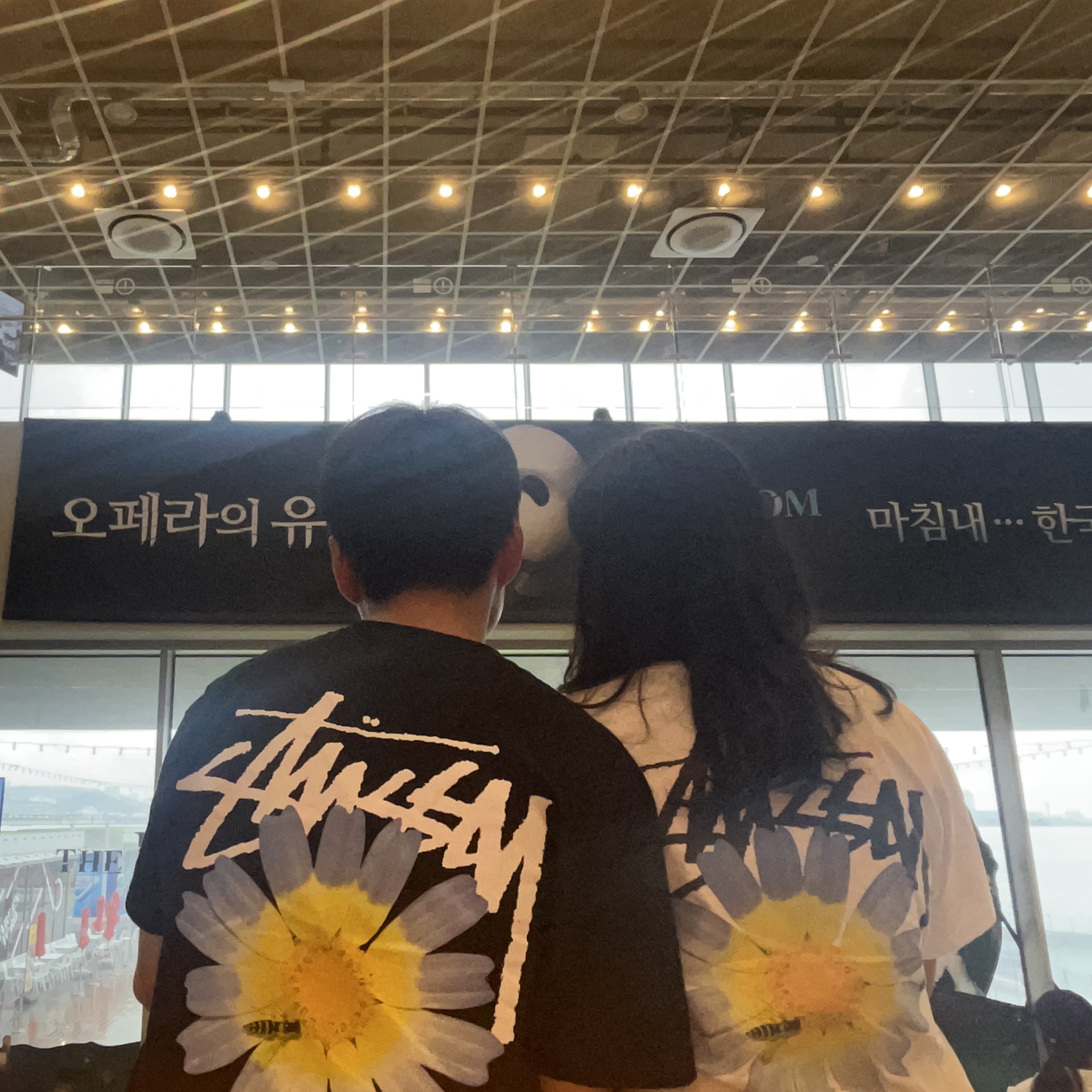 Stussy ITP Flower T-Shirt Black, Prada Nylon Smartphone Case Black 착용 스타일 - 2