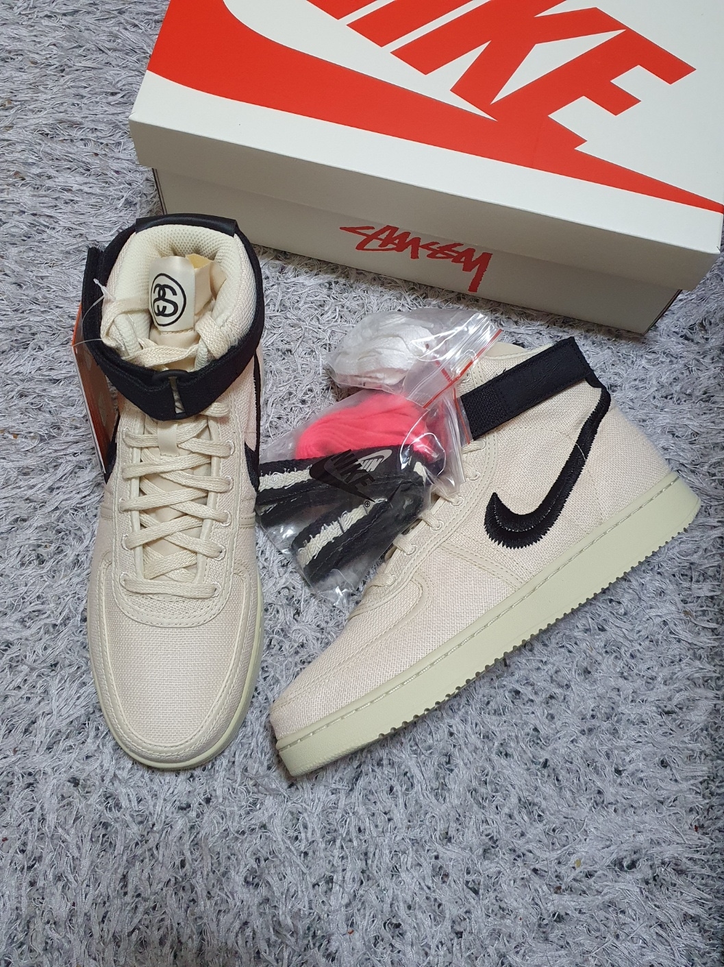 Nike x Stussy Vandal High Fossil 착용 스타일