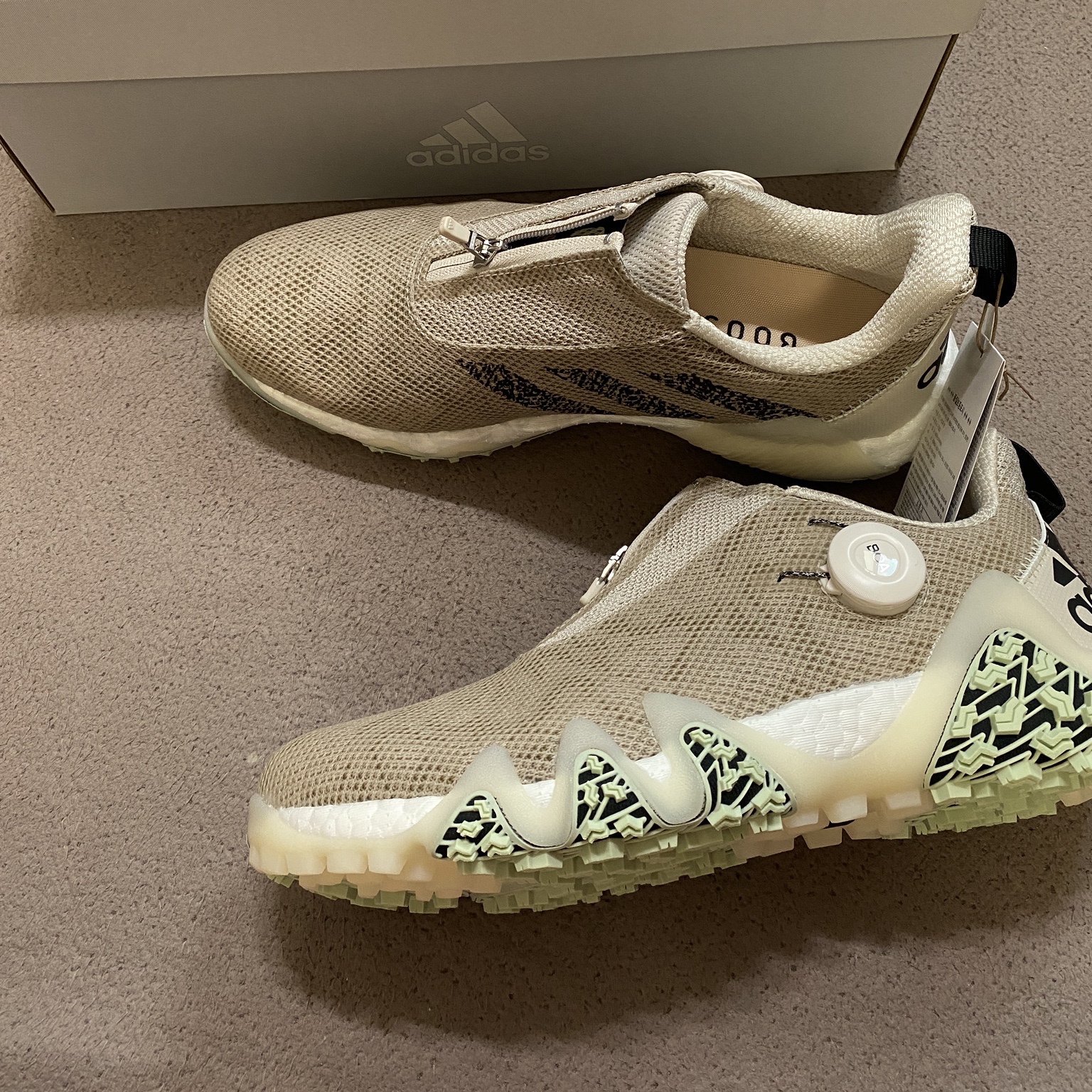 Adidas CodeChaos 22 Boa Spikeless Bliss 착용 스타일