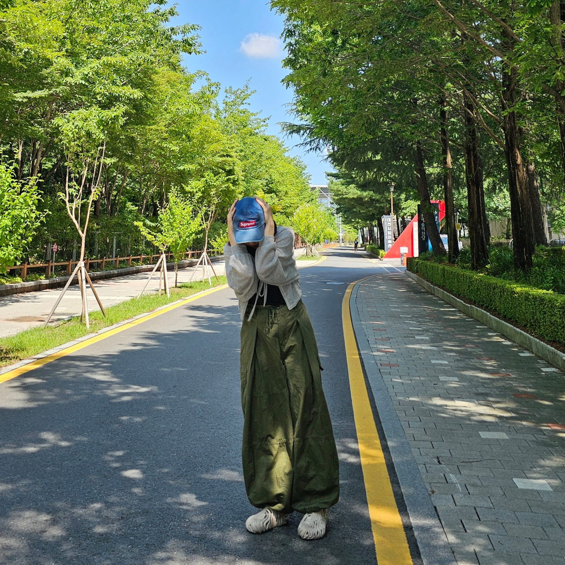Supreme Washed Chino Twill Camp Cap Denim - 22FW, Crocs x Salehe Bembury Pollex Clog Horchata 착용 스타일 - 1